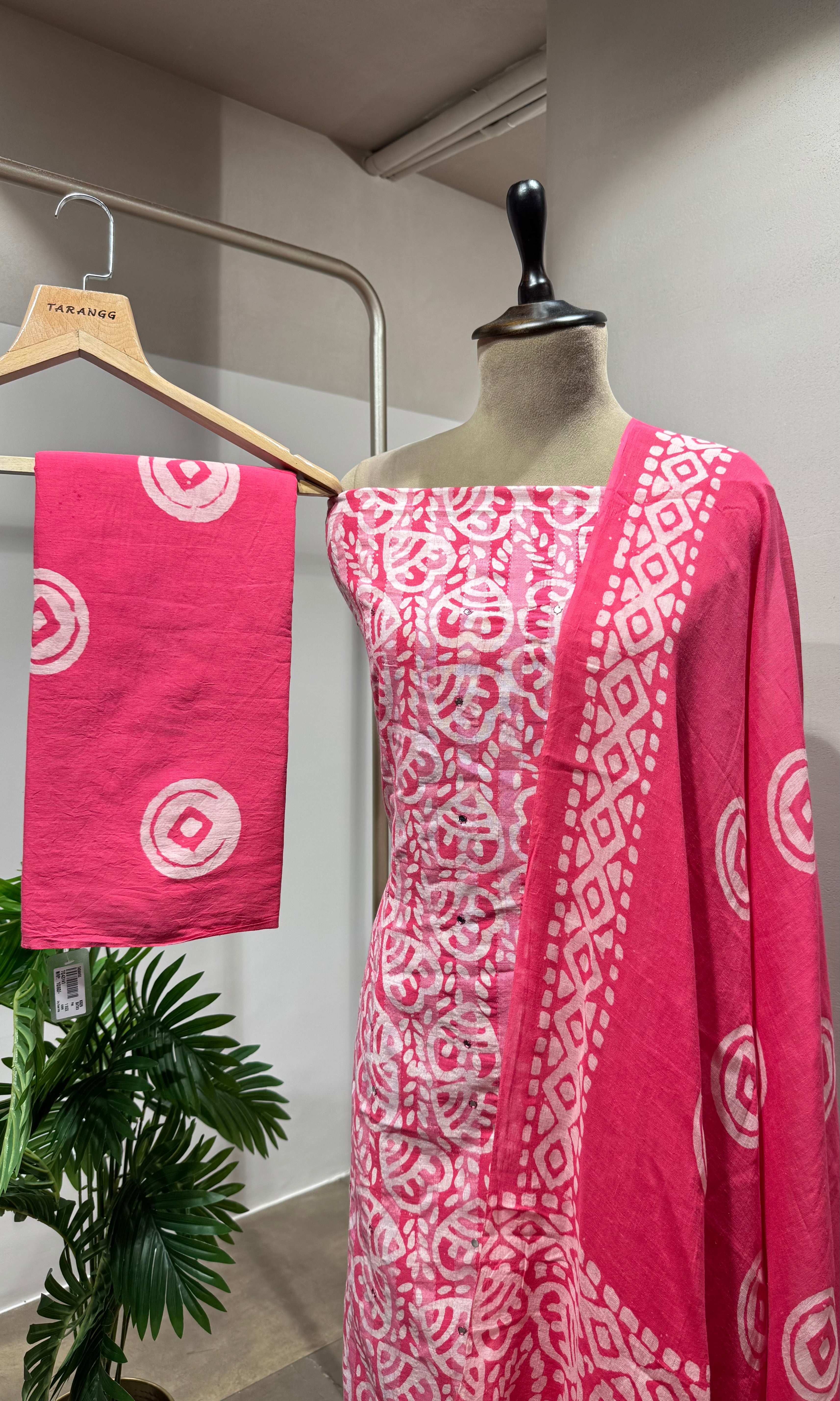 PINK ETHNIC PRINTED DRESS MATERIAL