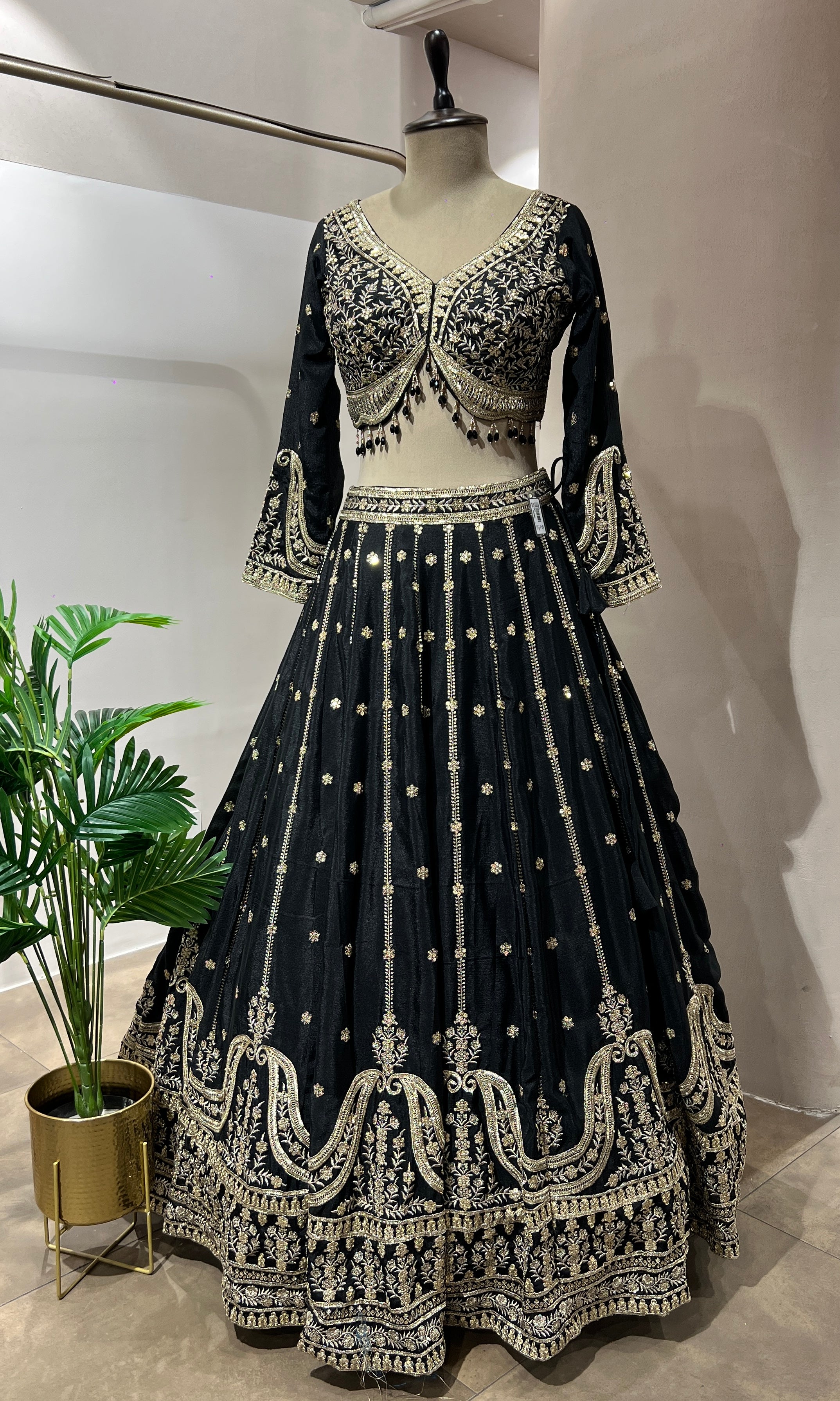 BLACK GOLDEN ETHINC LEHENGA