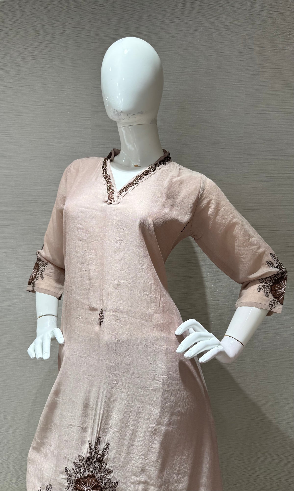 Beige mul silk Floral Accents Straight Kurta Set with dupatta