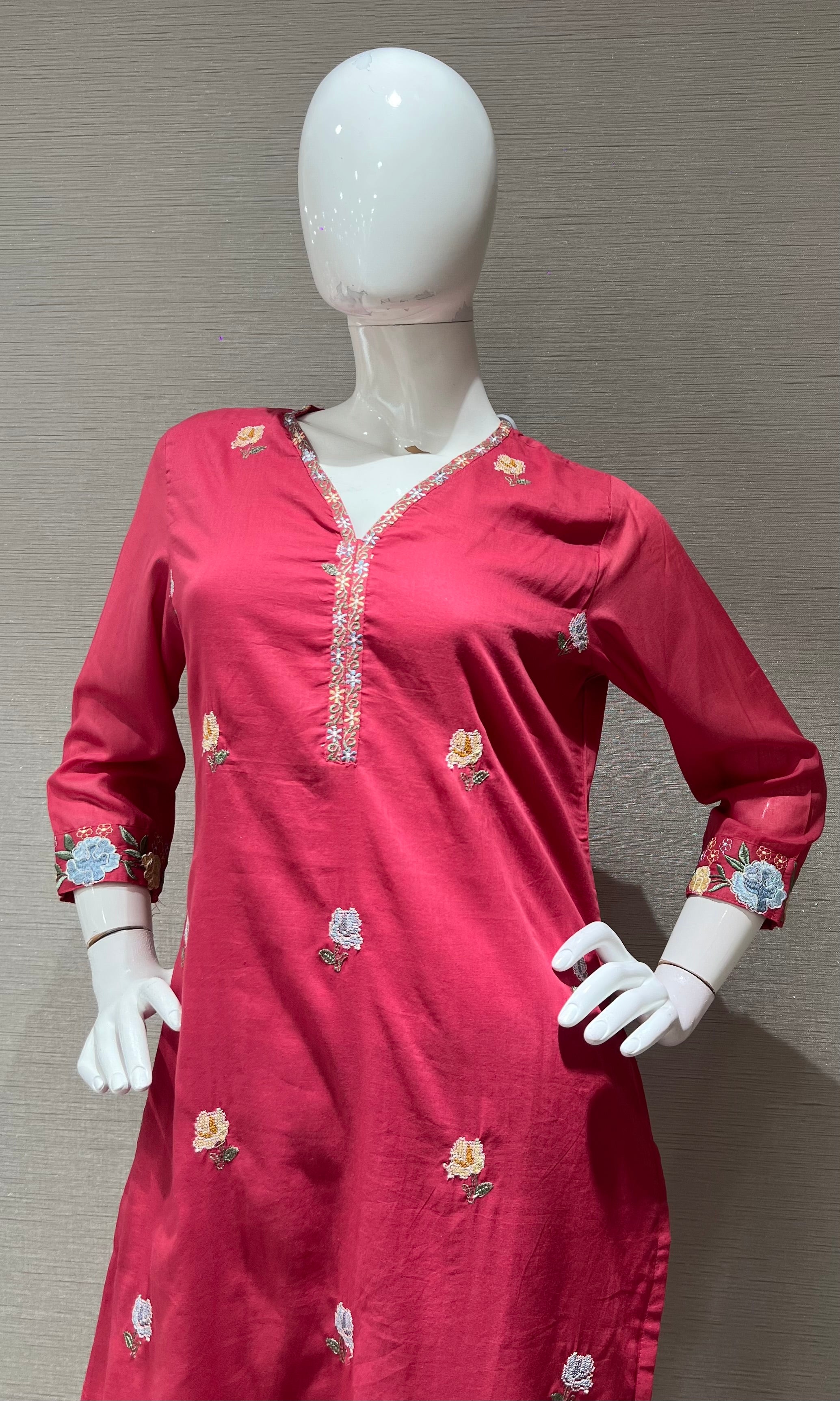 Pink Floral Embroidered Chanderi Kurta Set