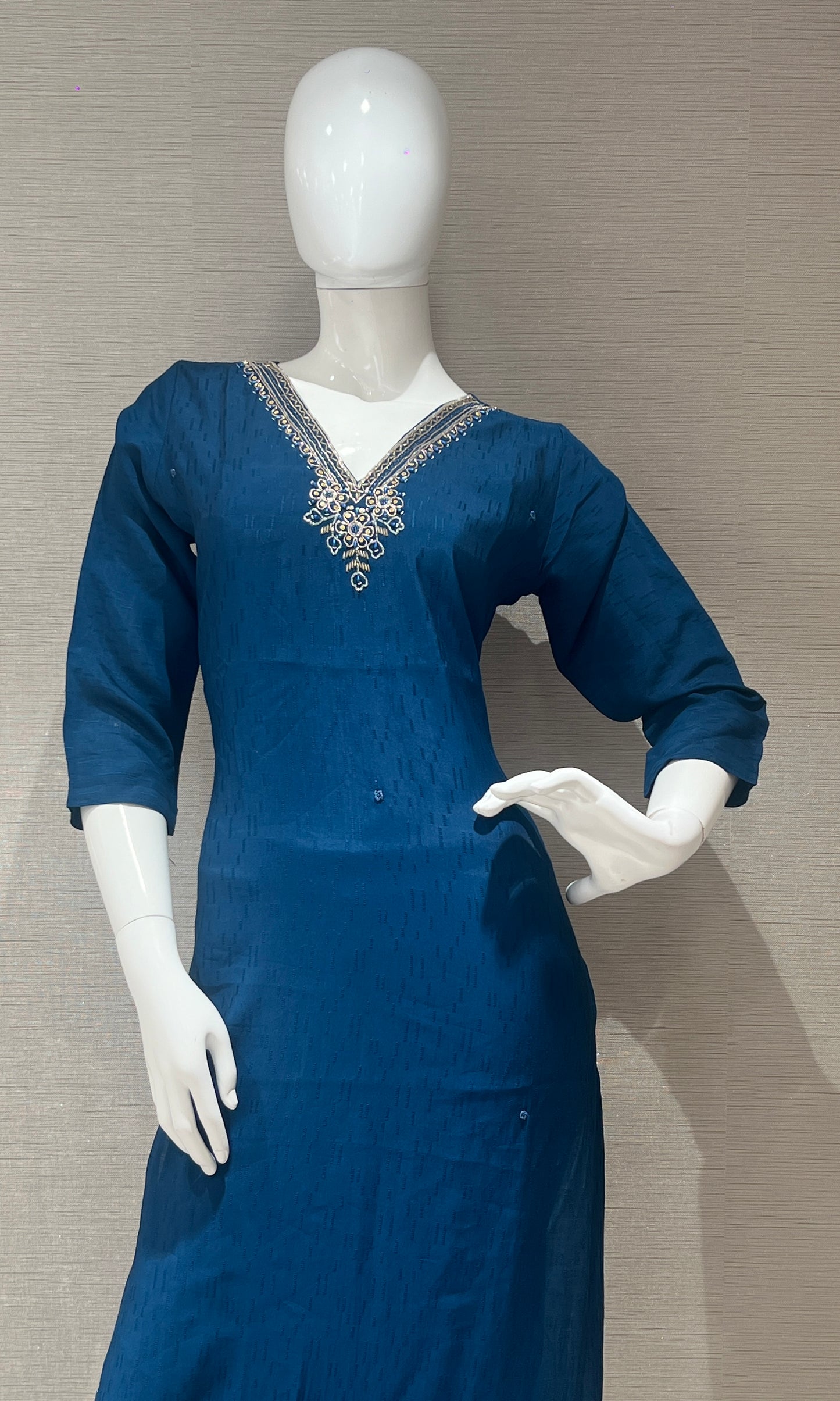 🌀Blue Kurti with neck design🌀