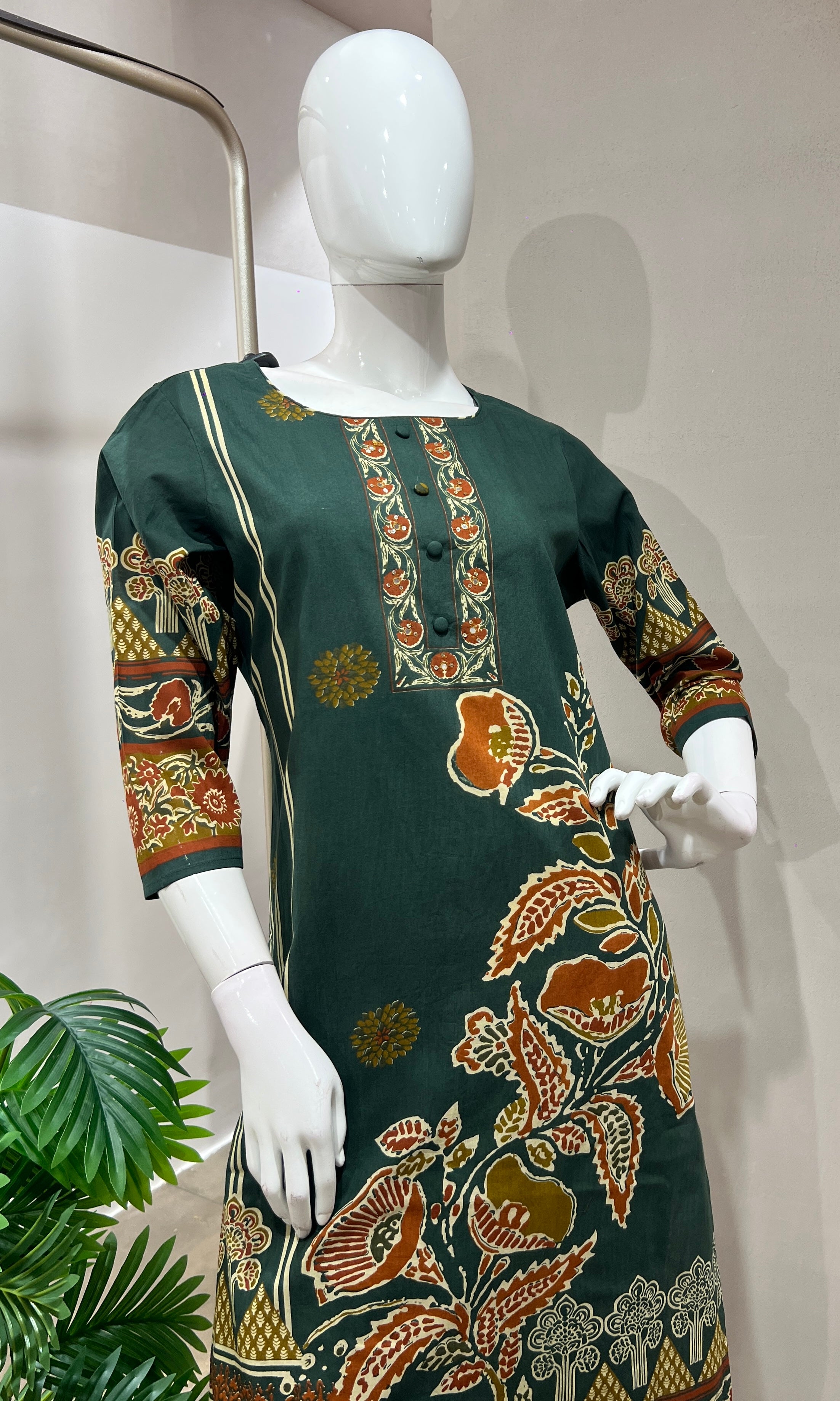 Green ETHNIC PRINTED kurta set