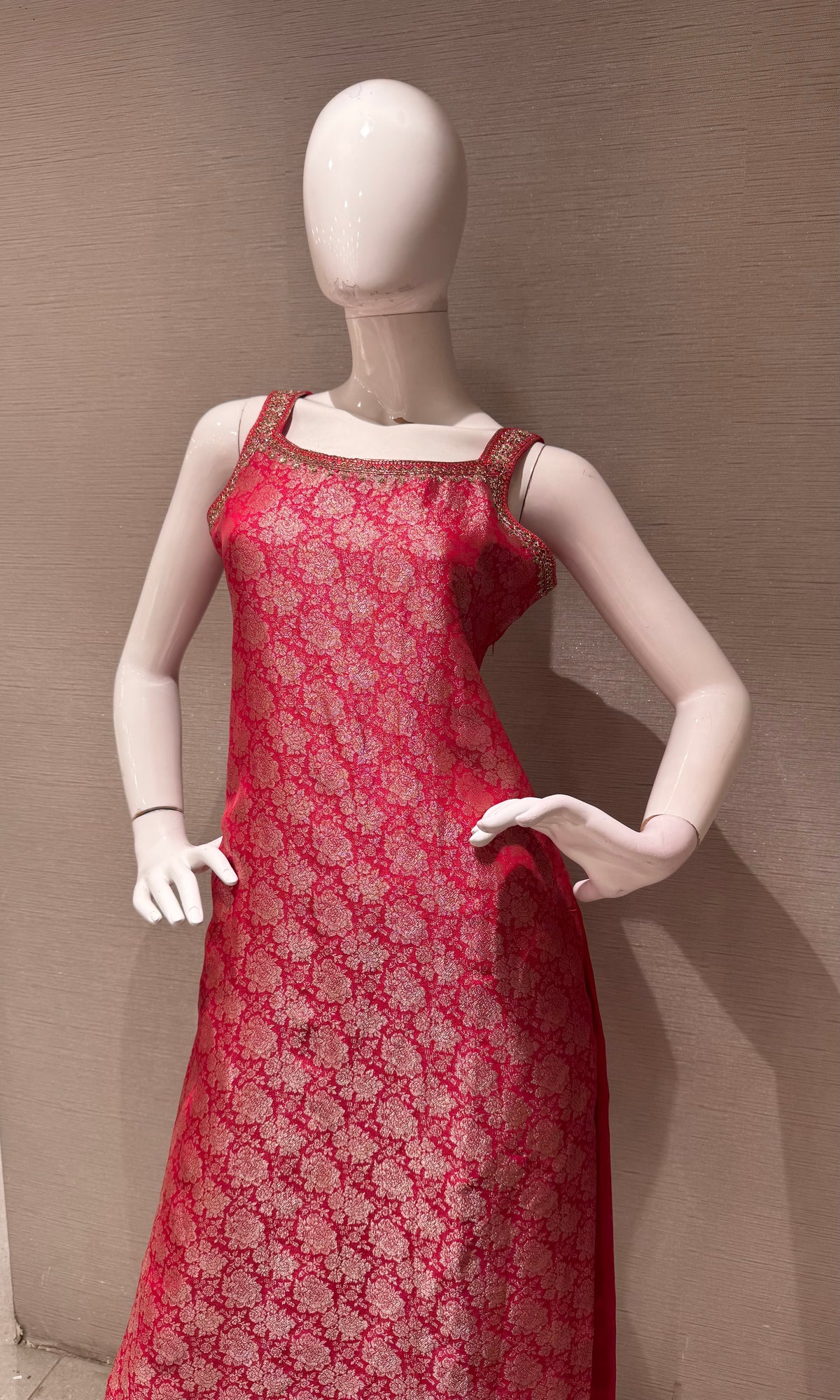 RANI BANARASI SILK KURTA SET WITH DUPATTA