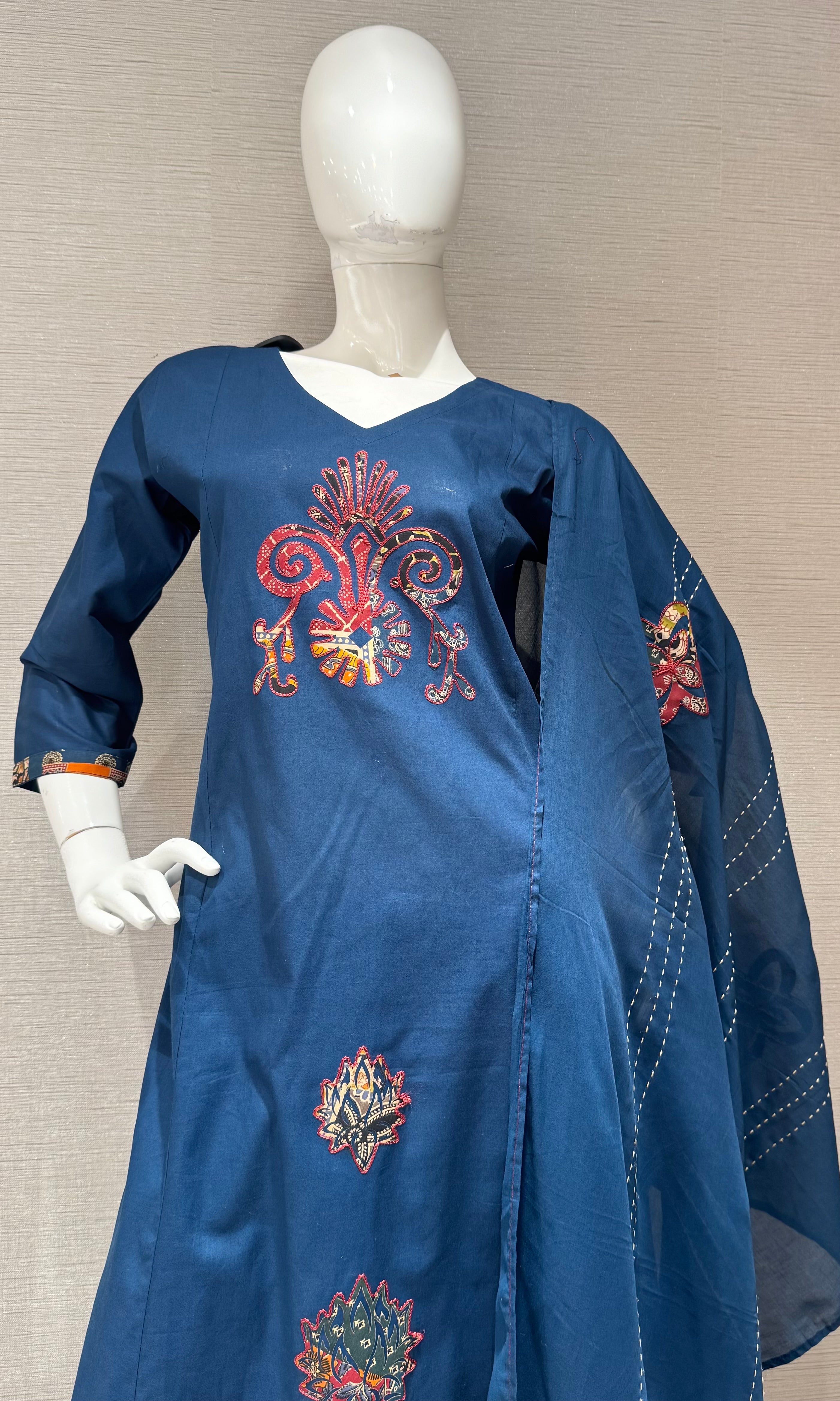 Navy blue Floral Salwar Kameez Set