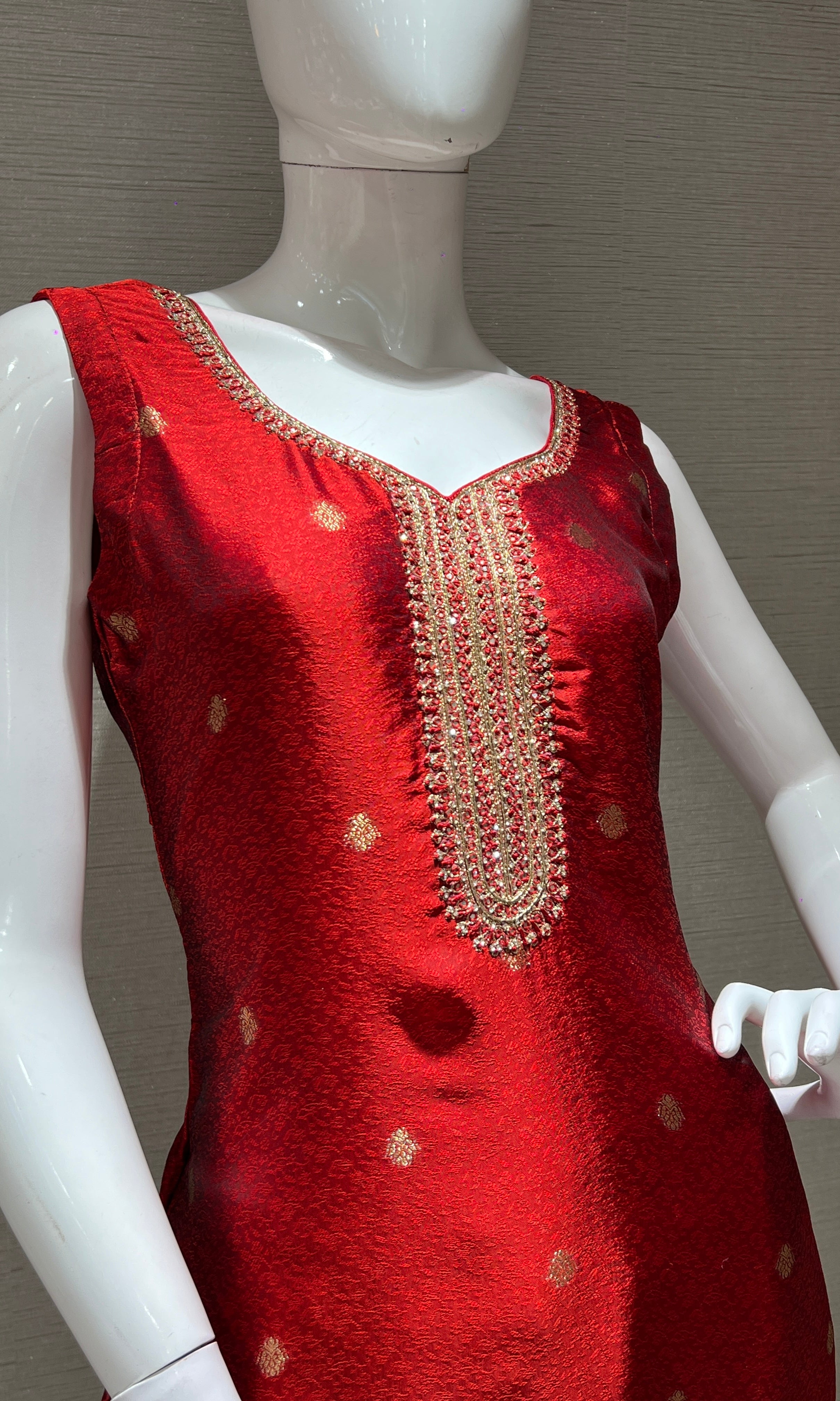 MAROON GOLDEN EMBROIDERED KURTA SET