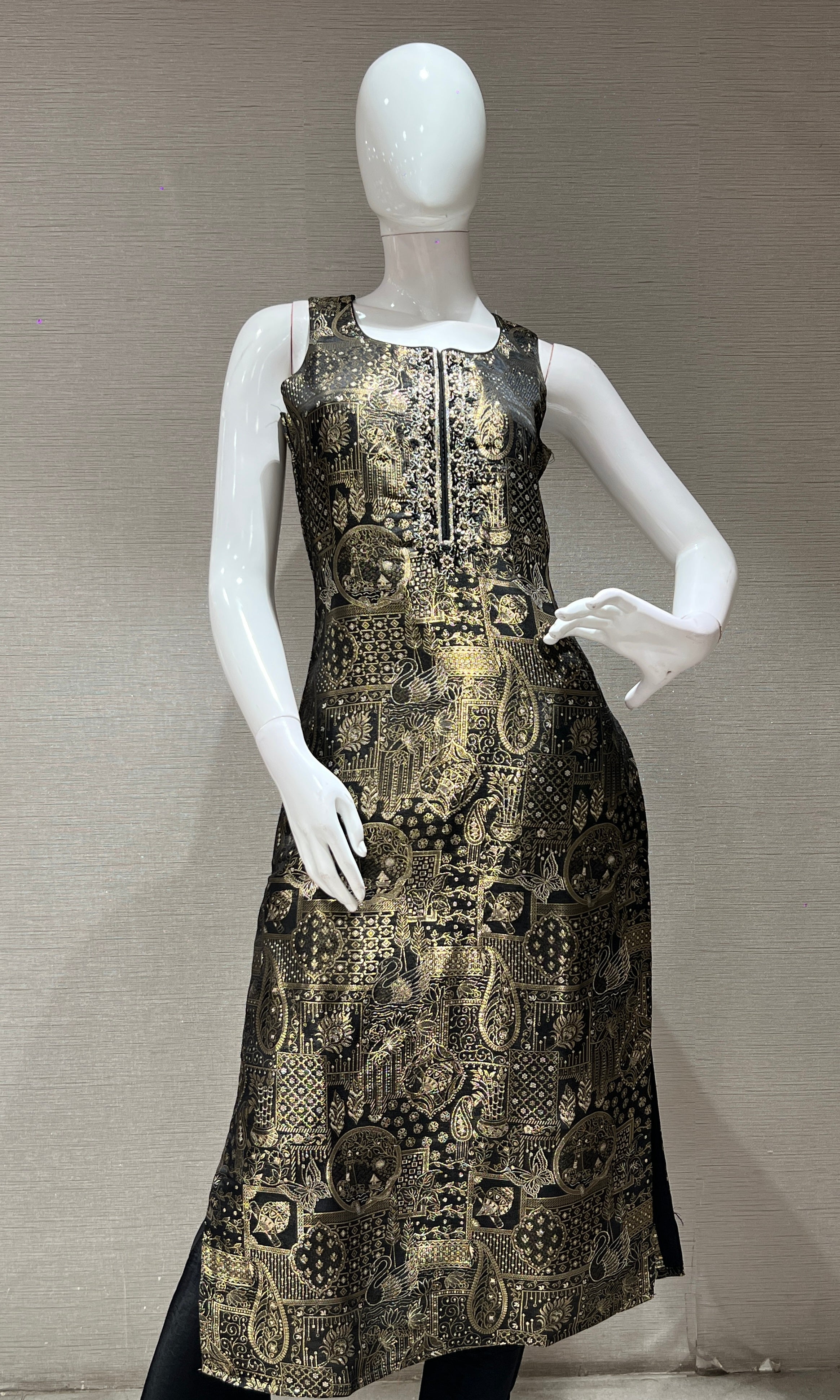 BLACK ETHNIC KURTA SET WITH WOVEN DUPATTA