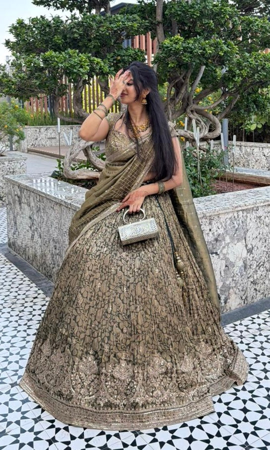 EMRALD GREEN BANARASI LEHENGA WITH ZARI WORK