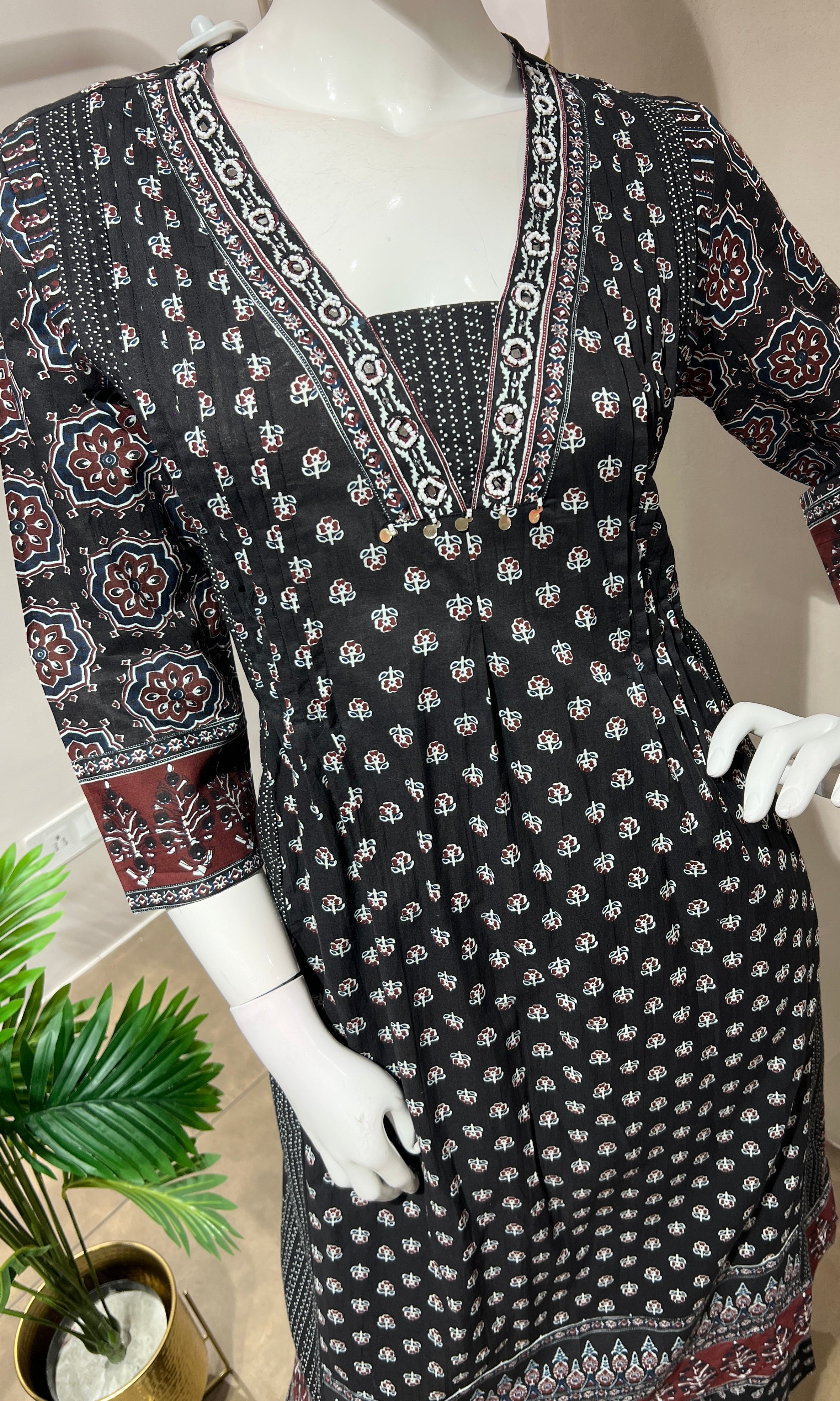 BLACK ETHNIC KURTA SET WITH PALAZZO PANTS