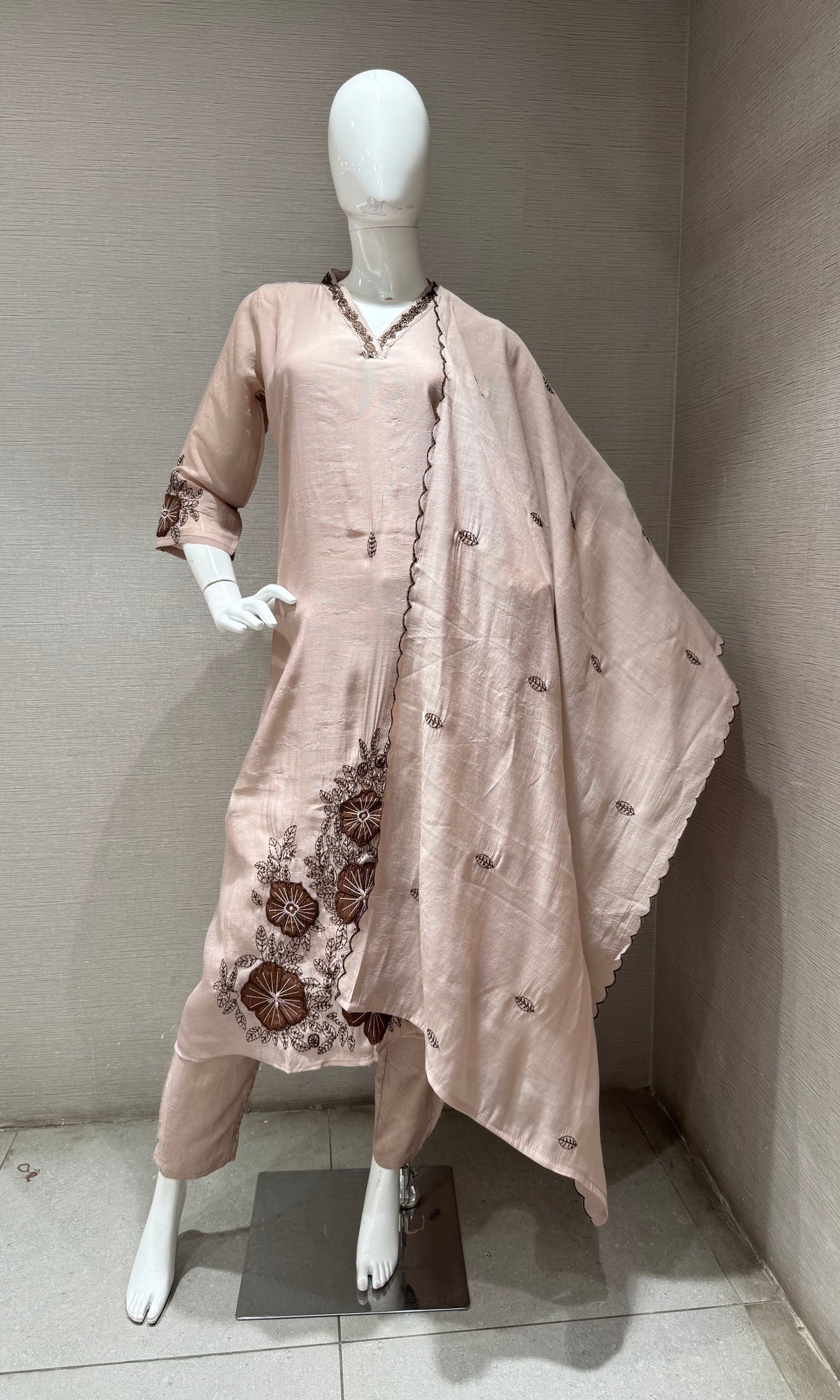 Beige mul silk Floral Accents Straight Kurta Set with dupatta
