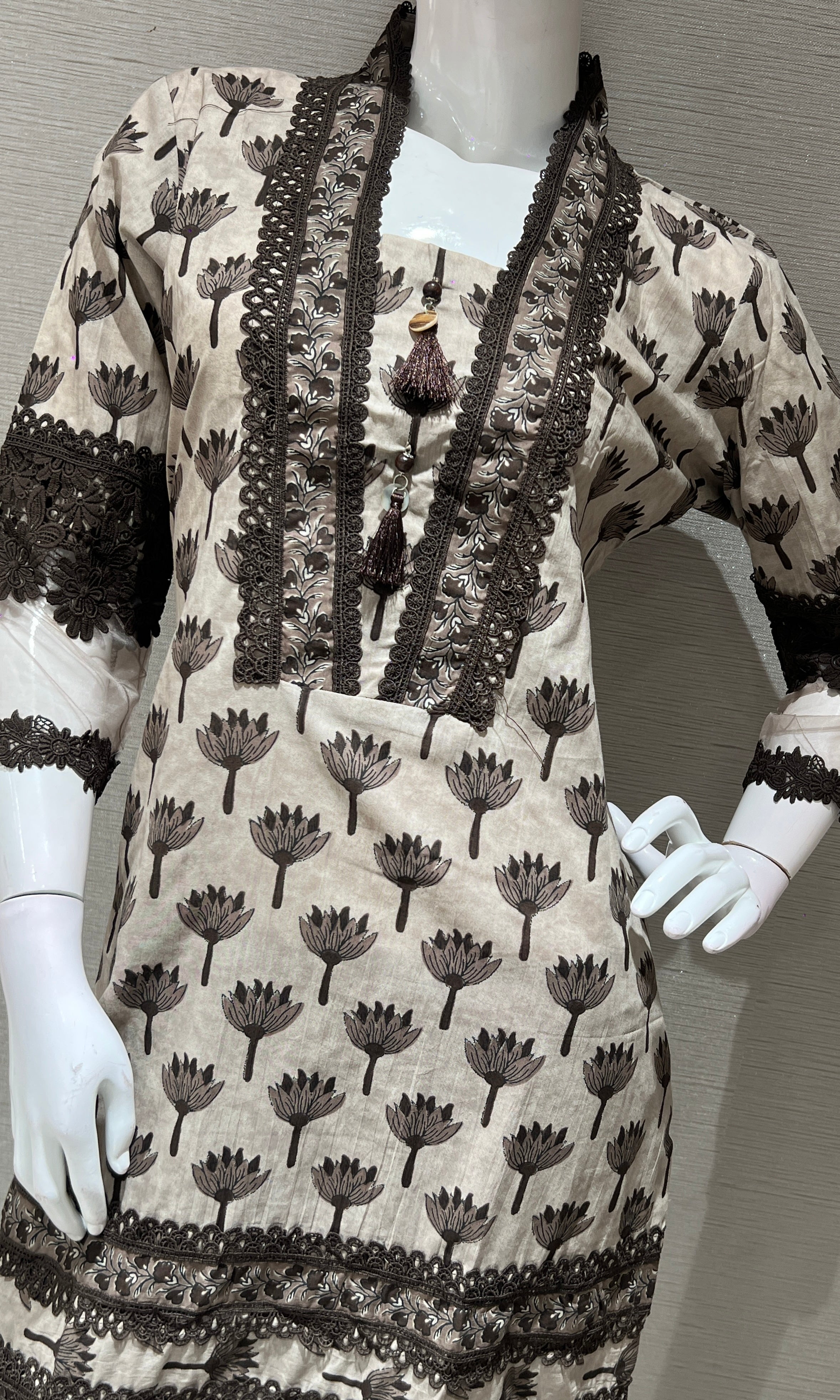 Grey FLORAL KURTA SET WITH ZIG ZAG PRINT DUPATTA