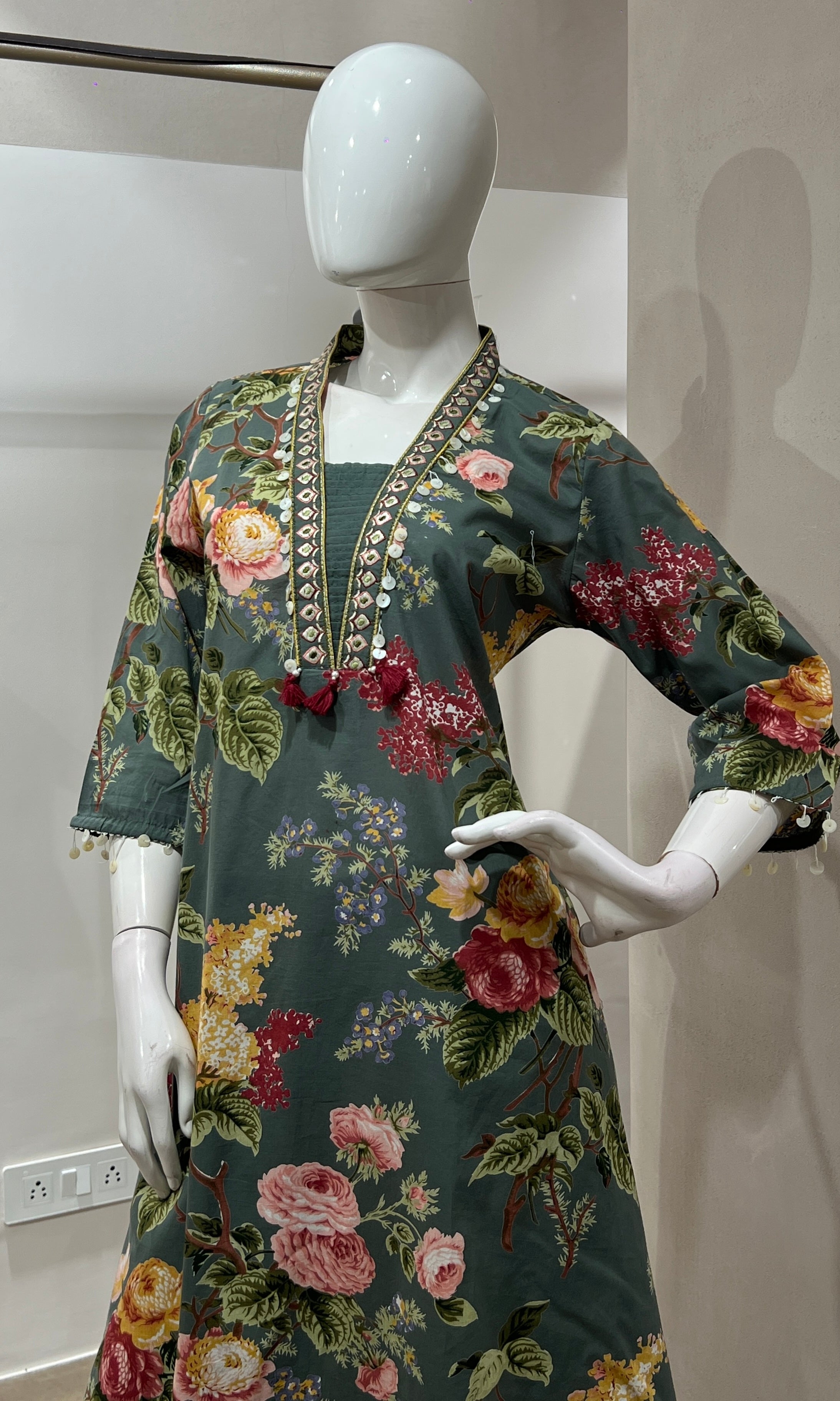 Green ETHNIC FLORAL PRINT kurta set