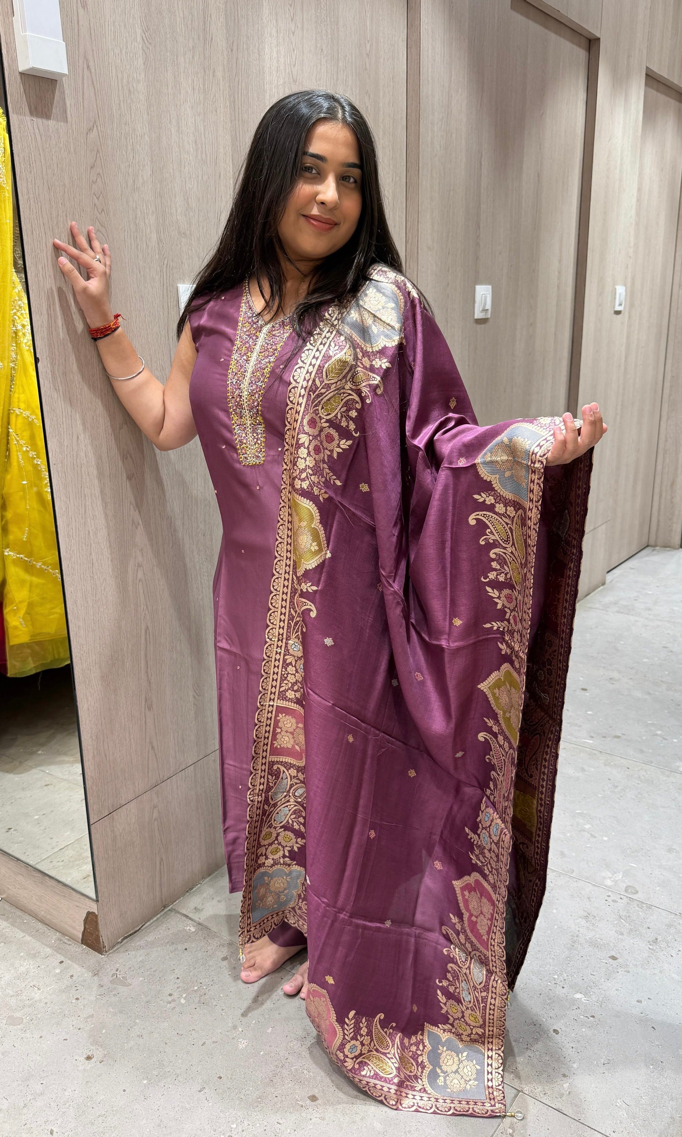 Bargandi embroidered Kurta set with Dupatta