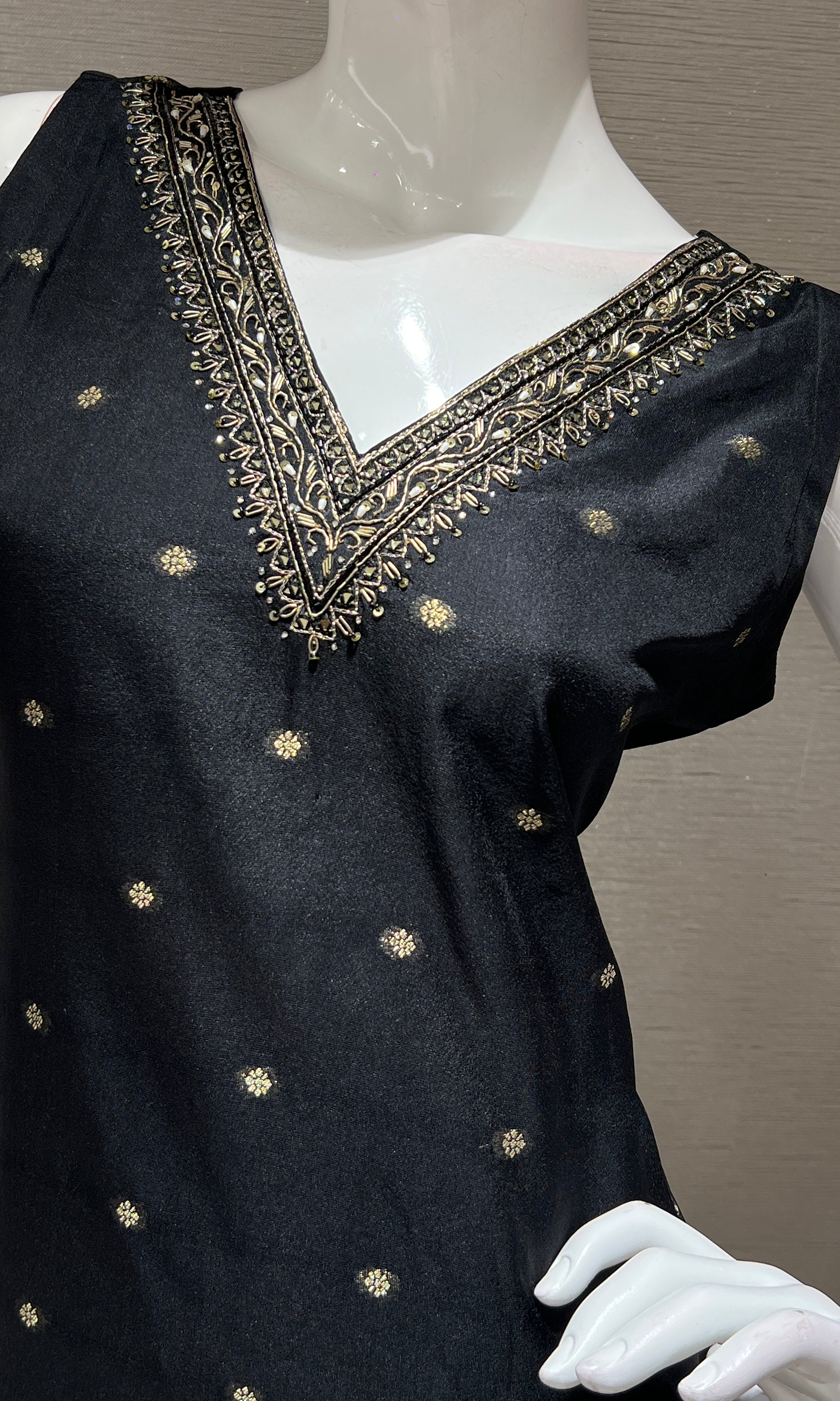 Black GOLD FLORAL EMBROIDERED KURTA SET