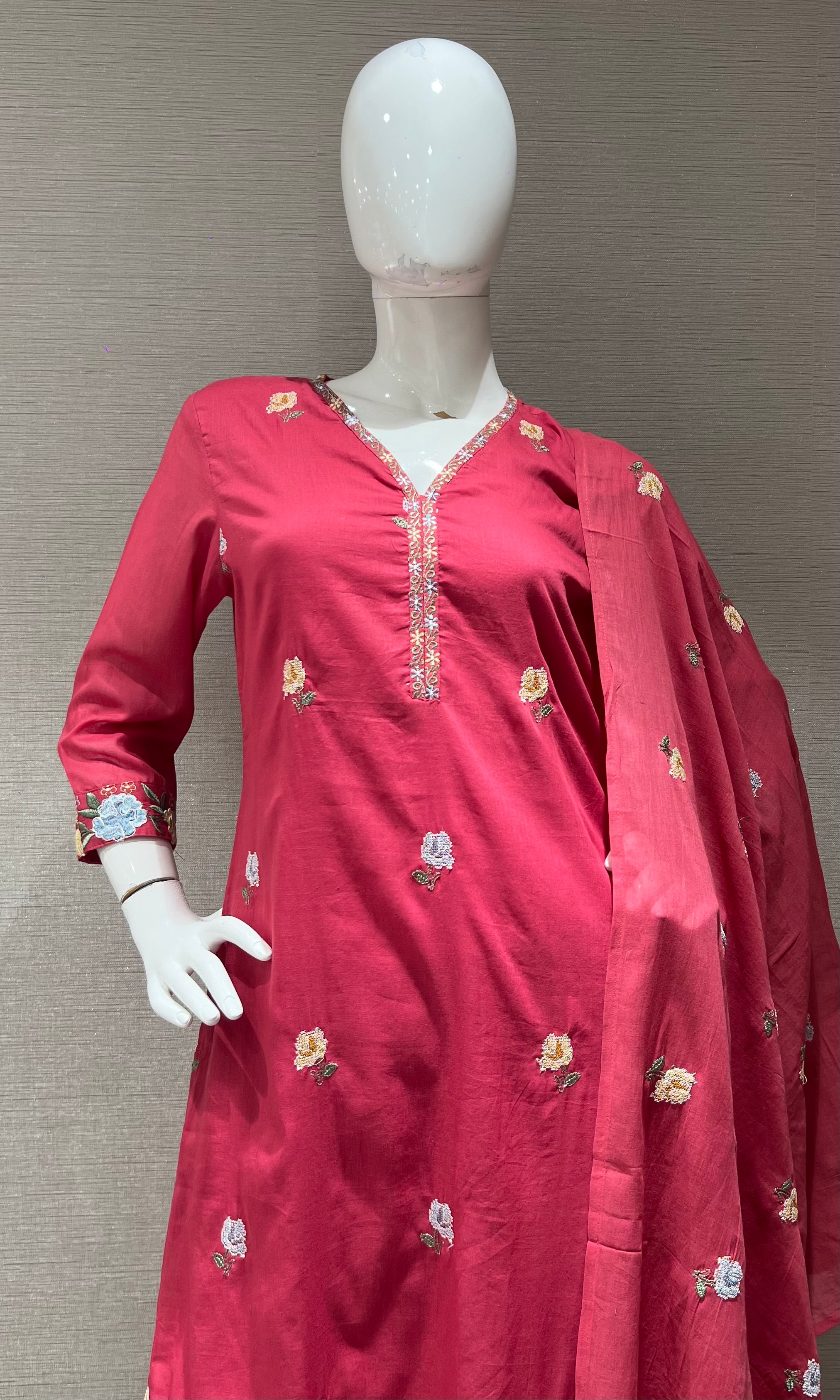 Pink Floral Embroidered Chanderi Kurta Set