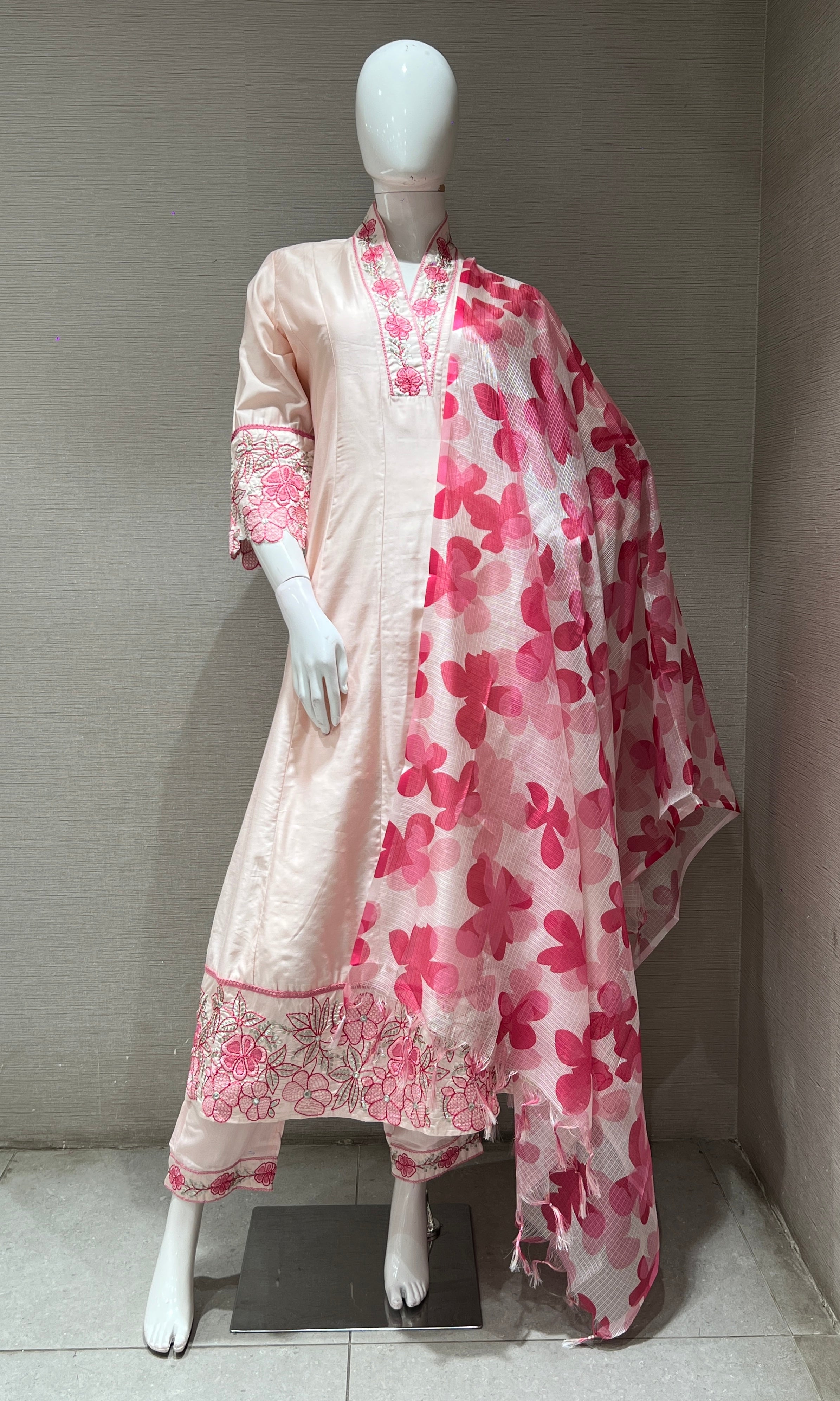 BLUSH PINK FLORAL PRINTED ANARKALI KURTA SET