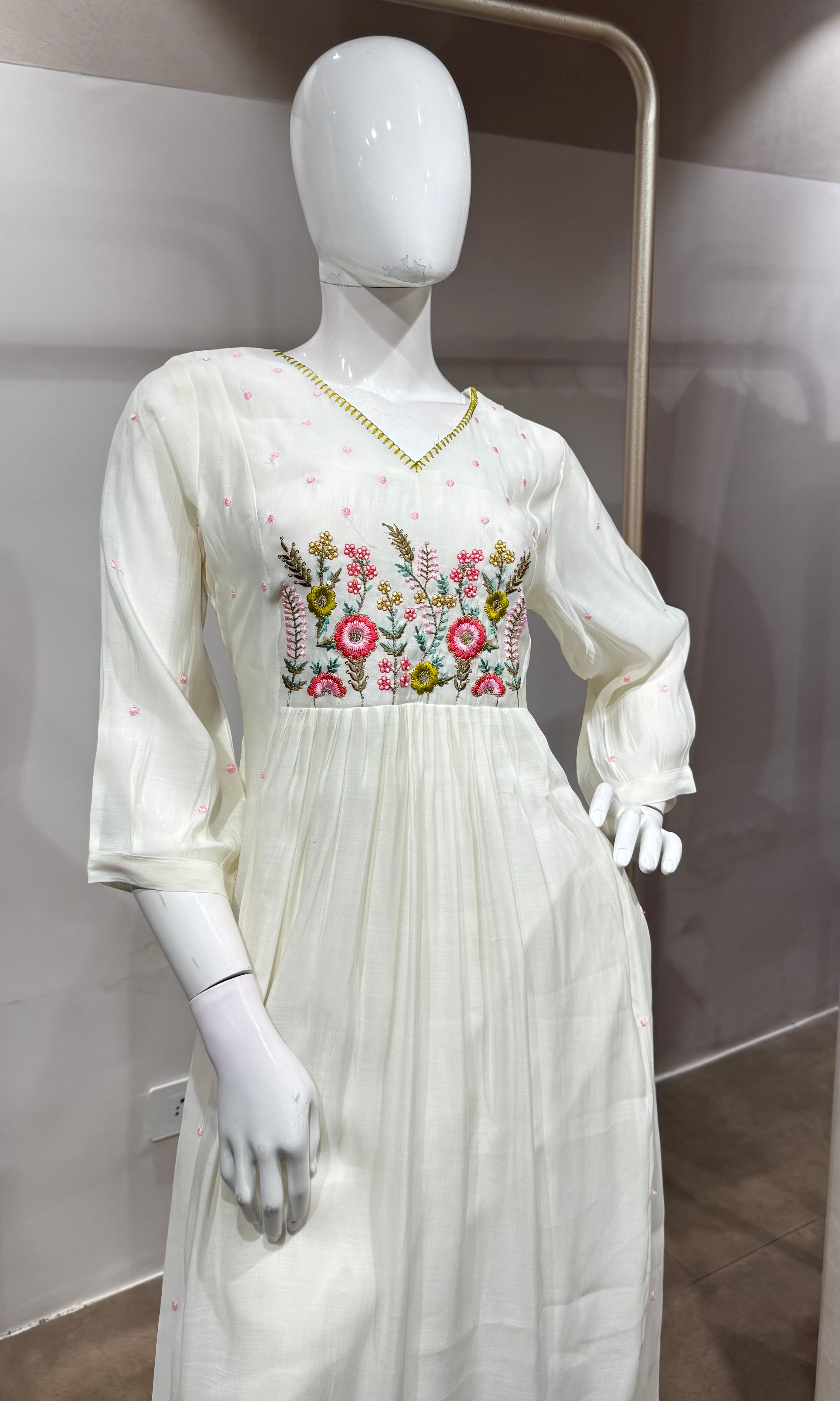 Cream Mul Chanderi embroidered kurta set