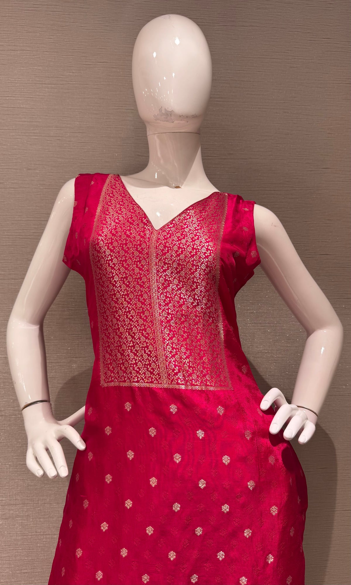 Pink Banarasi silk Kurta set with Golden Border dupatta