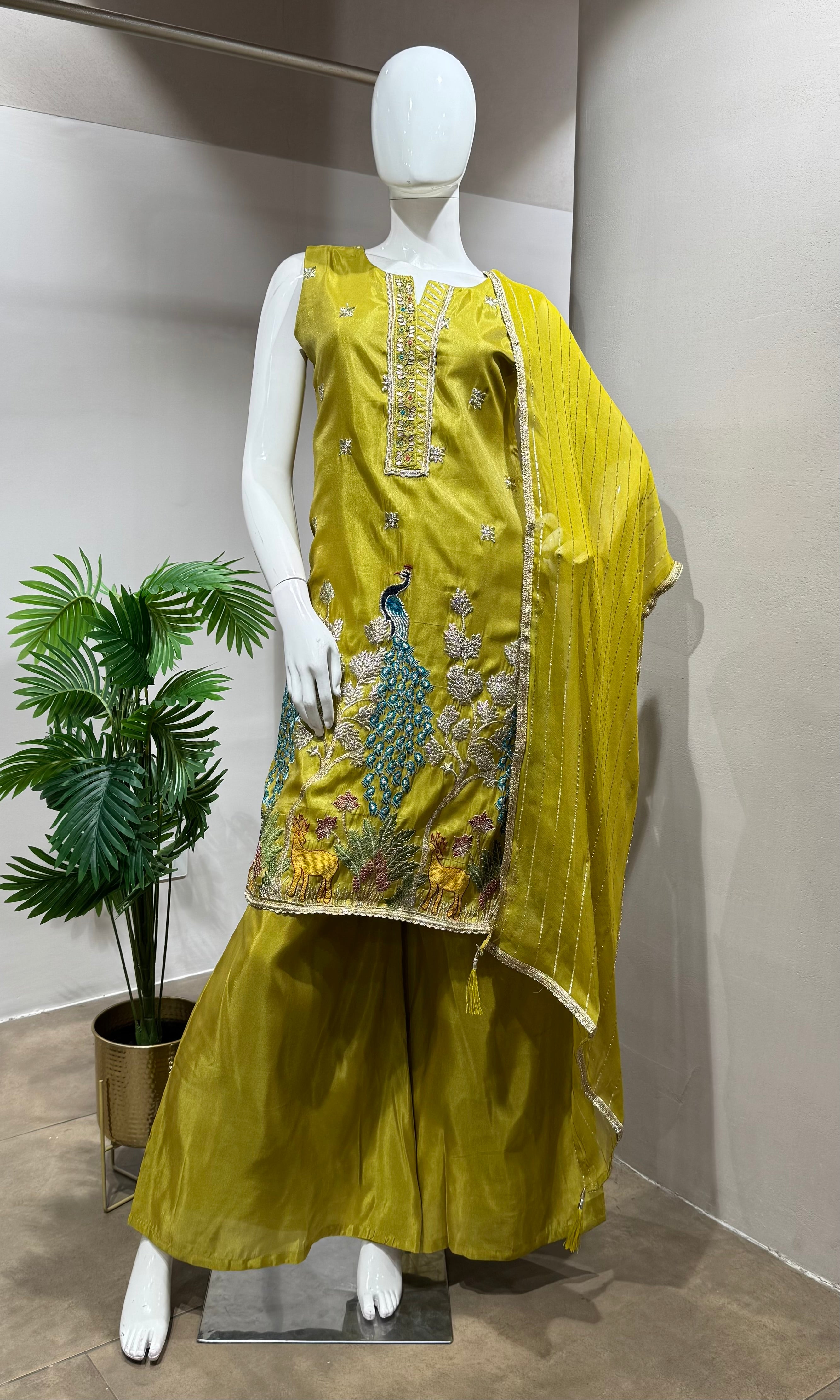 GREEN Silk Blend Straight Suit with Dupatta