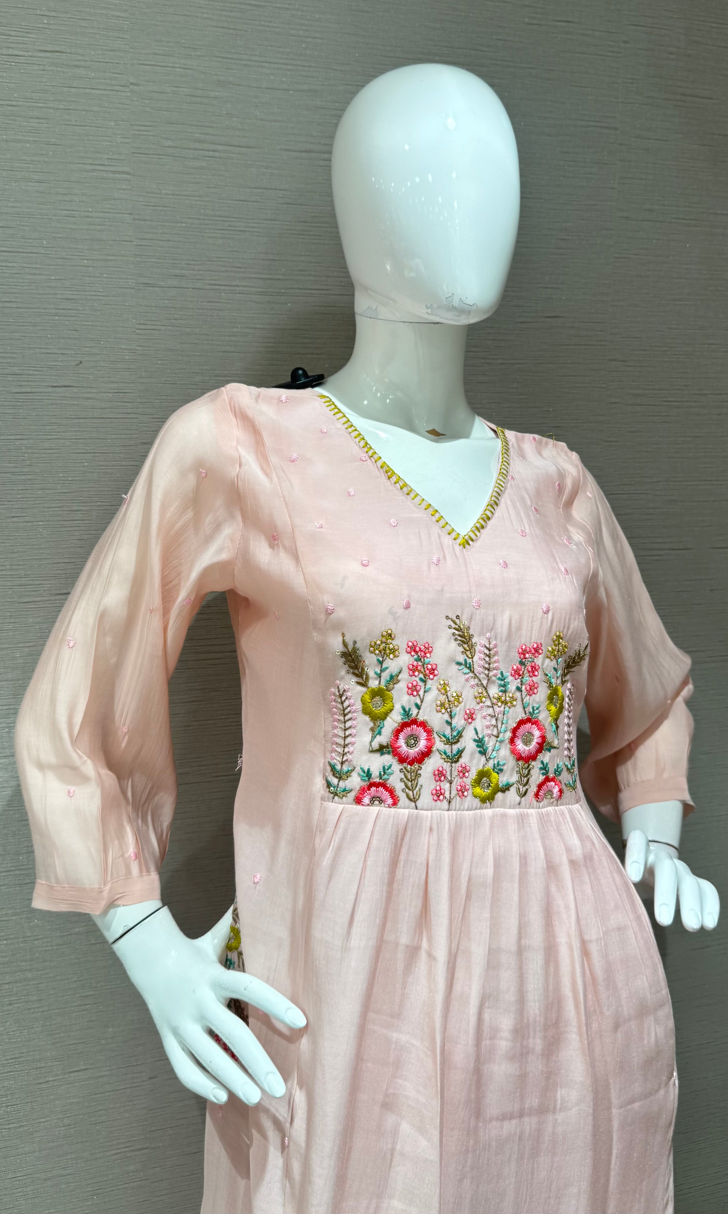 Pink Floral embroidery kurta set