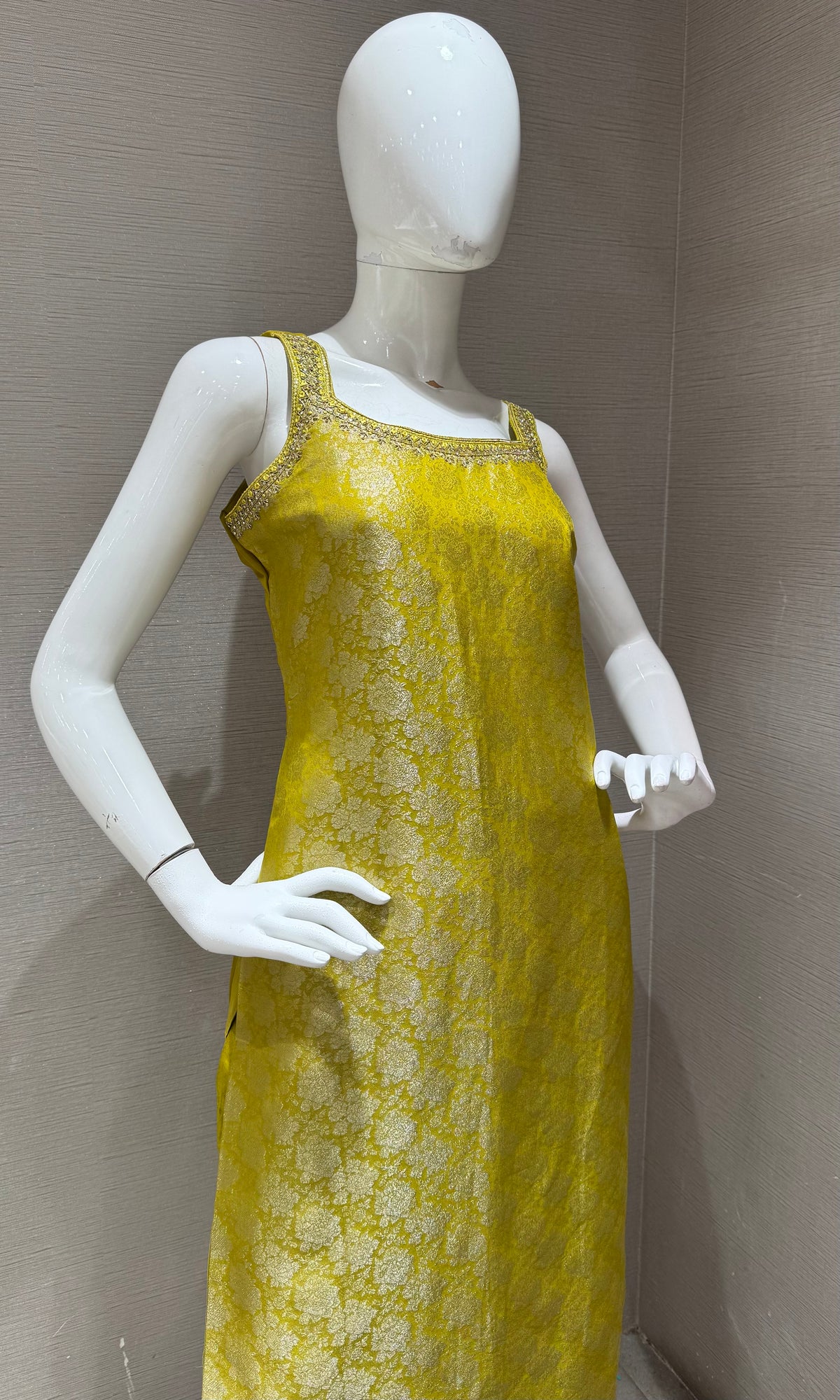 LIRIL BANARASI SILK KURTA SET WITH DUPATTA