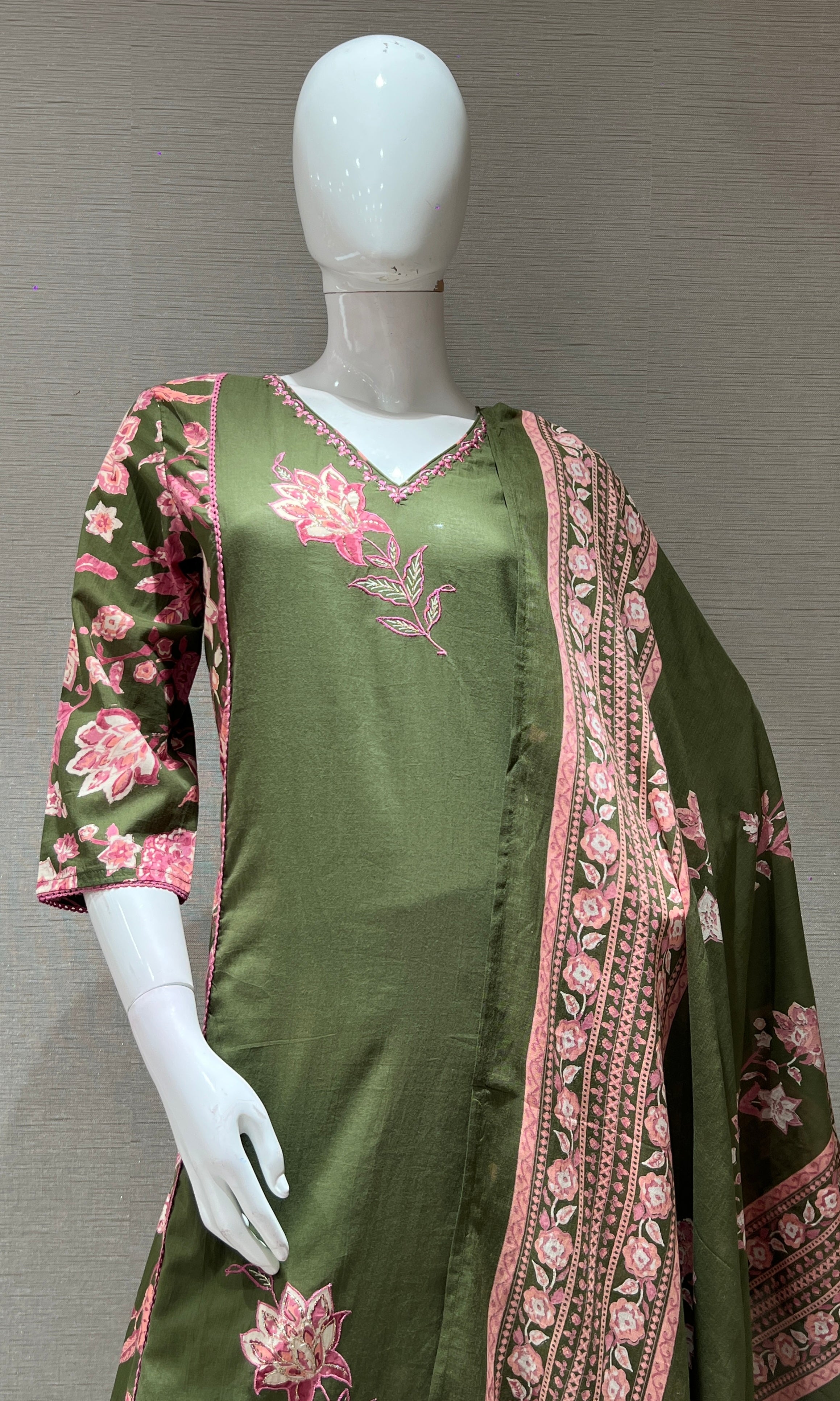 MEHANDI GREEN FLORAL PRINTED KURTA SET