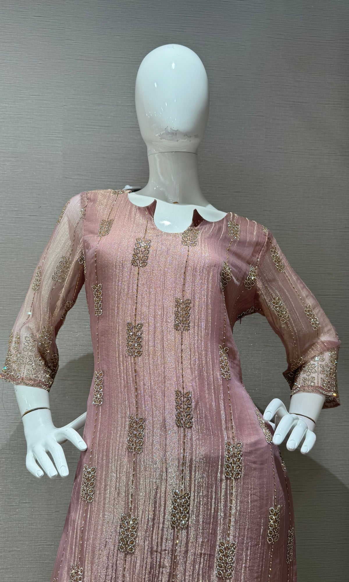 Onion pink Tissue silk embroidered kurta set with dupatta
