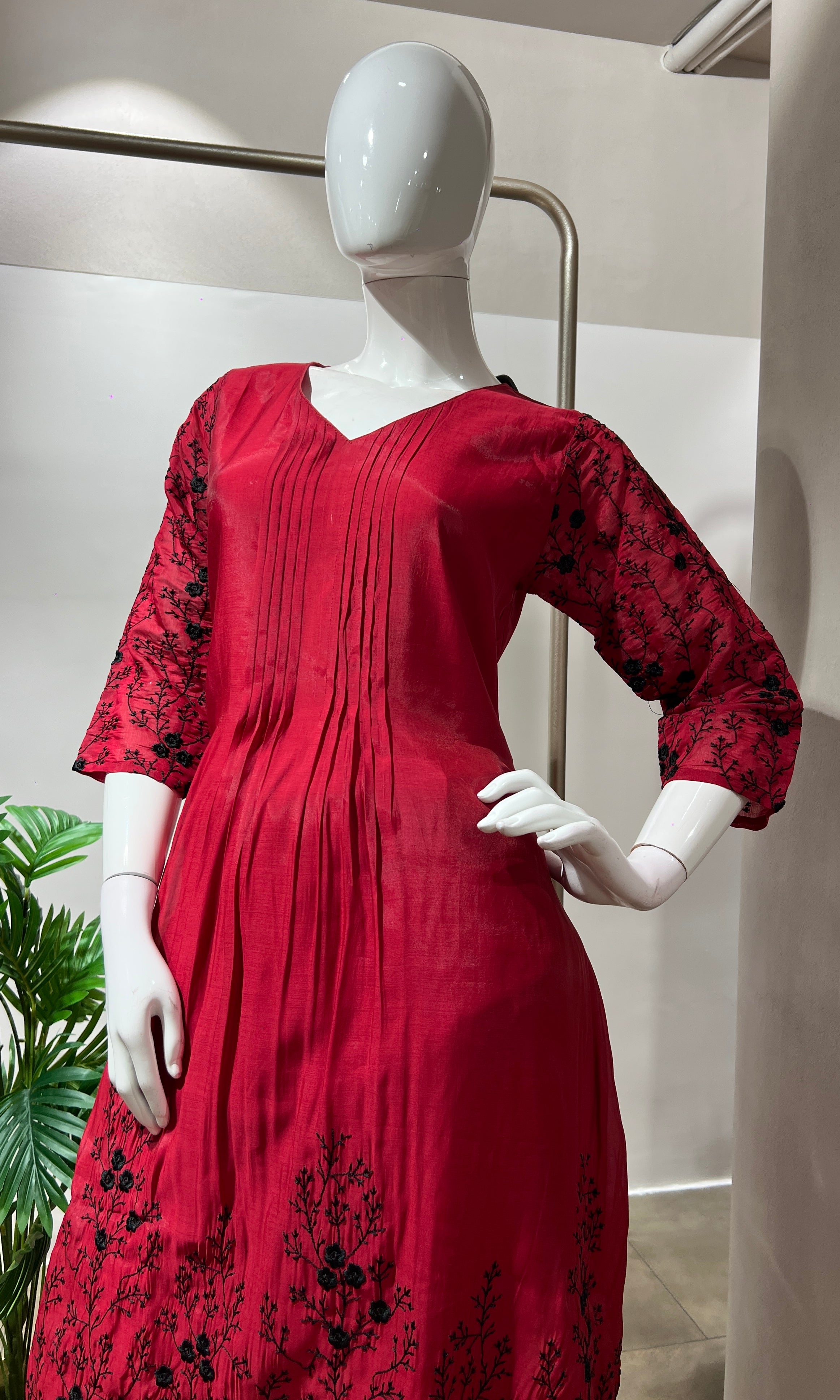 Red FLORAL EMBROIDERED MUL CHANDERI KURTA SET