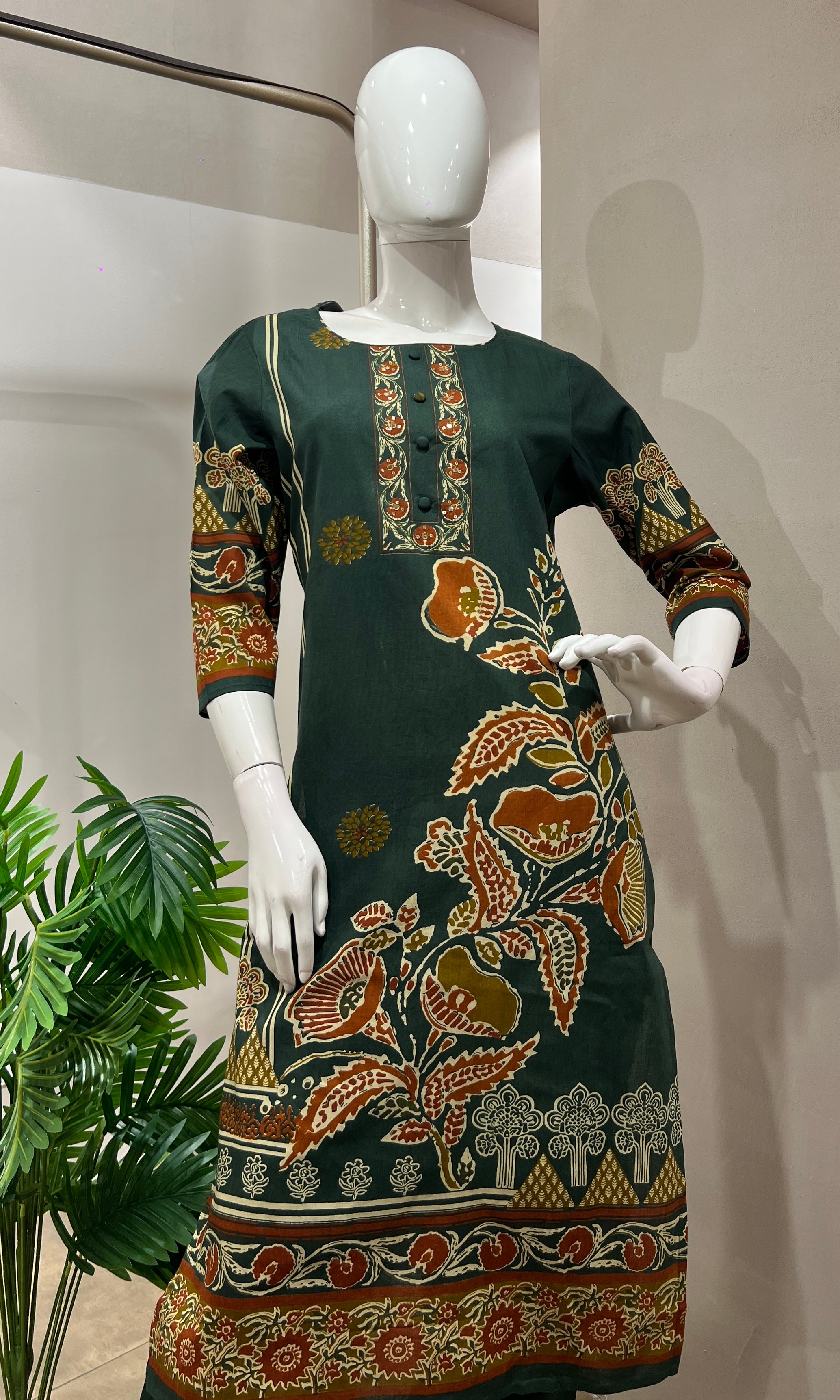 Green ETHNIC PRINTED kurta set