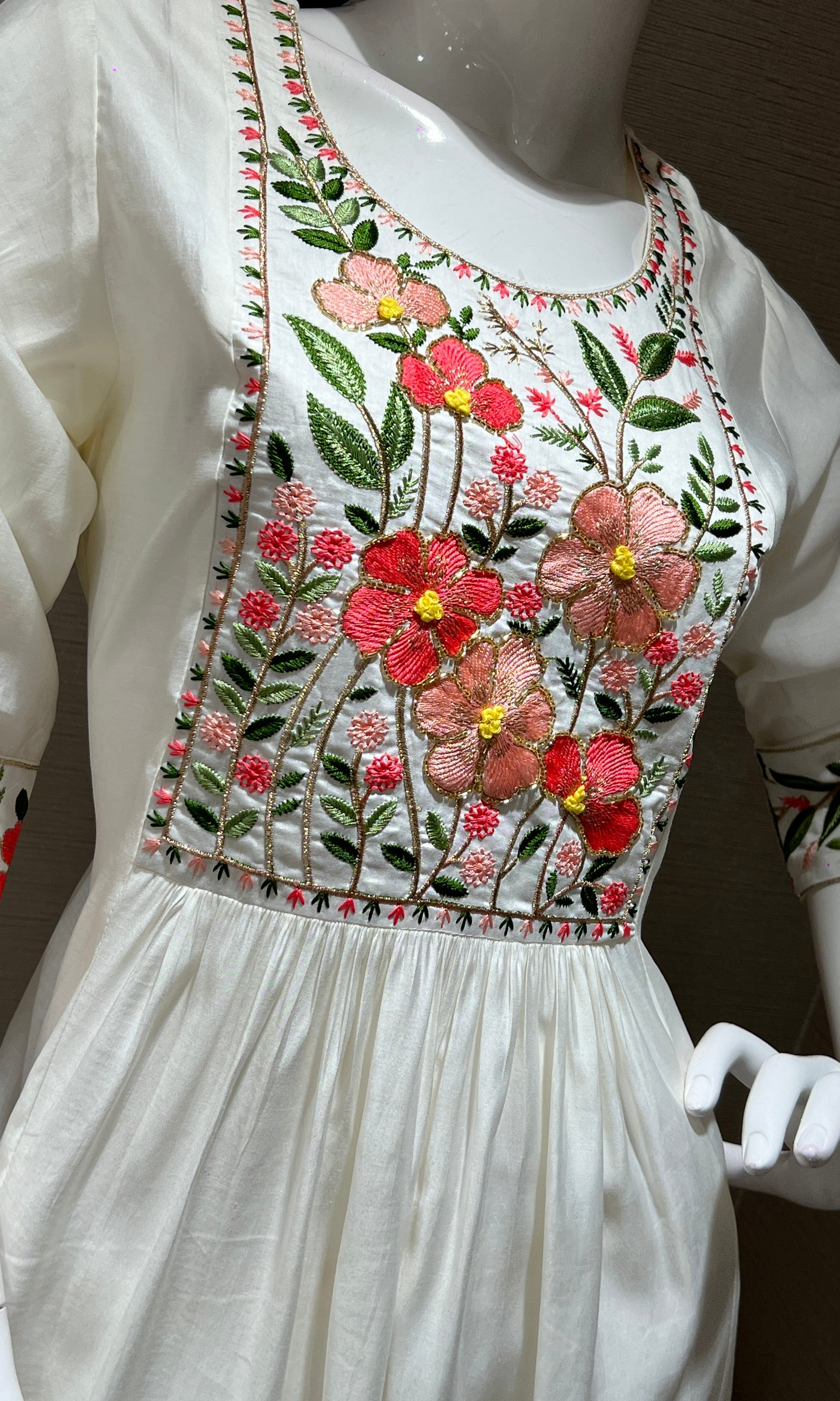 Cream Floral Charm Mul Chanderi kurta set