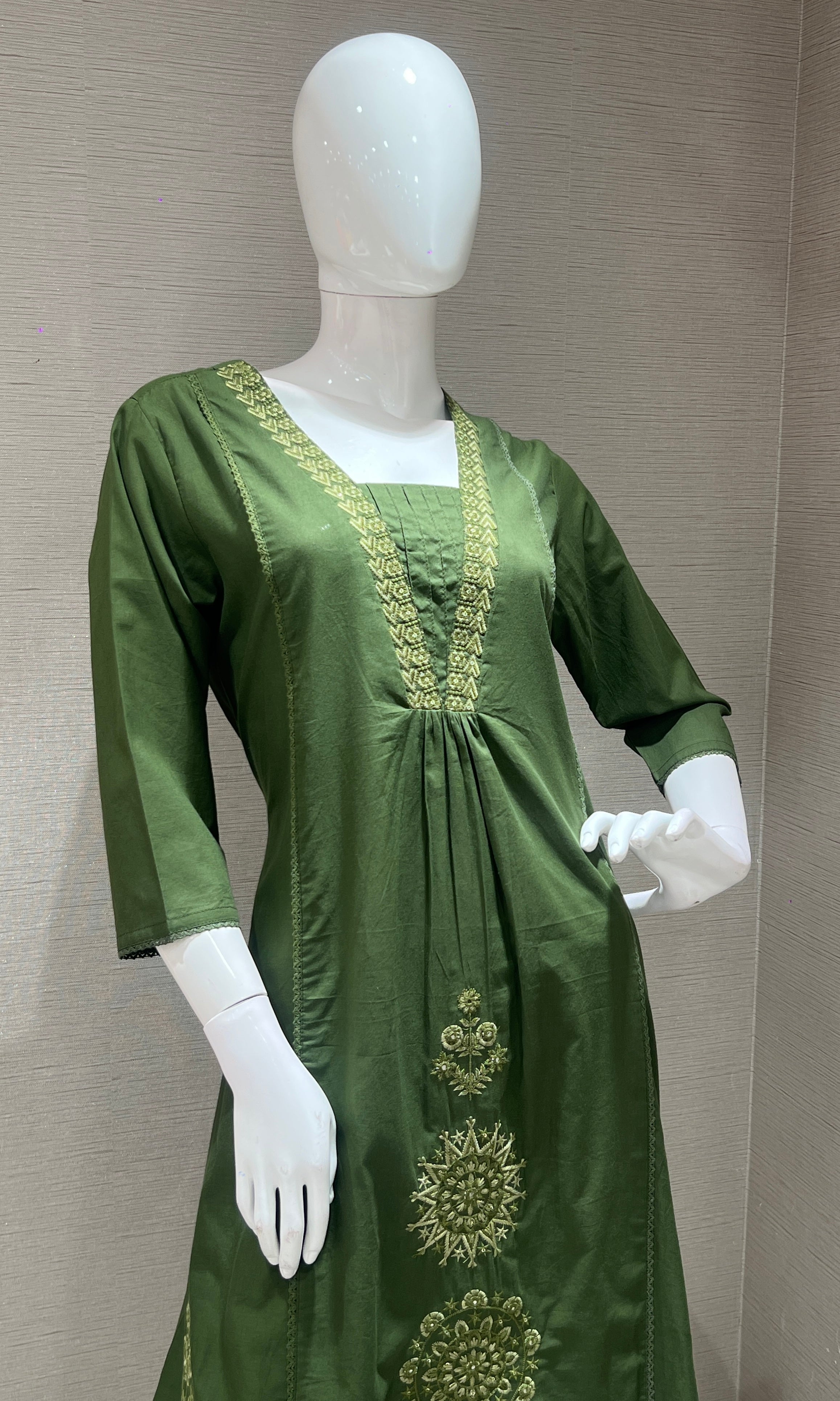 Green EMBROIDERED kurta set WITH DUPATTA