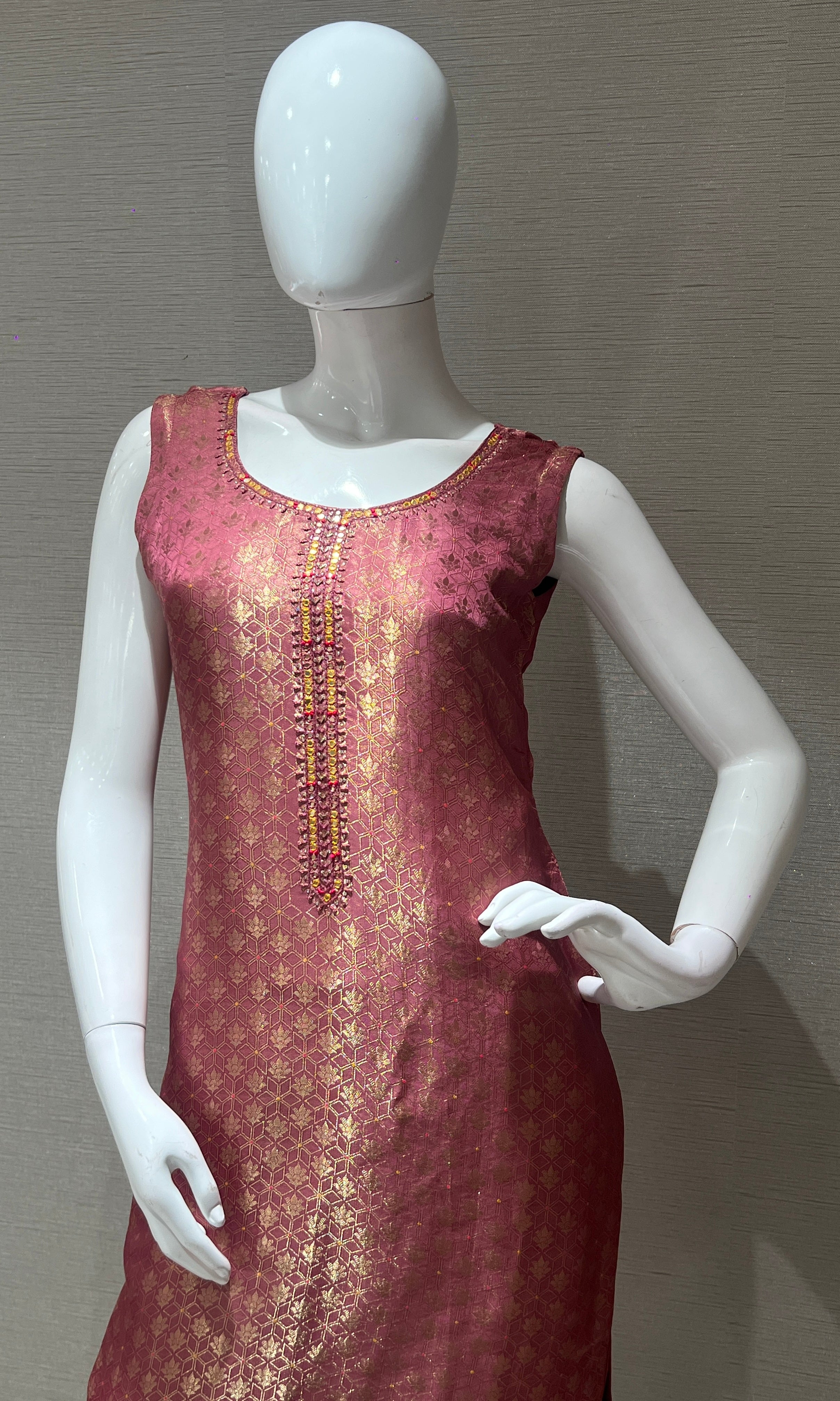 Onion pink Brocade Kurta Set