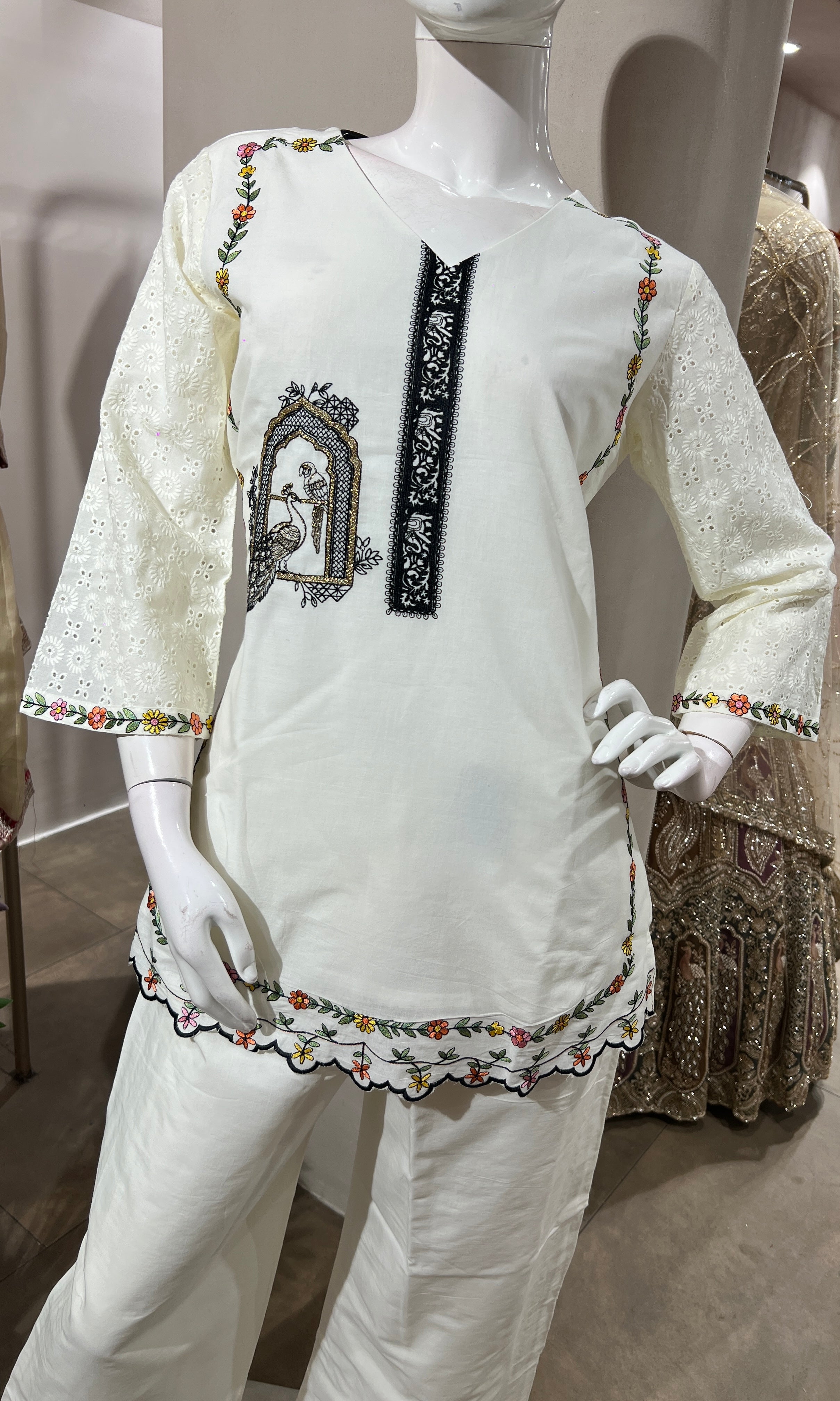 WHITE ETHNIC CORD SET