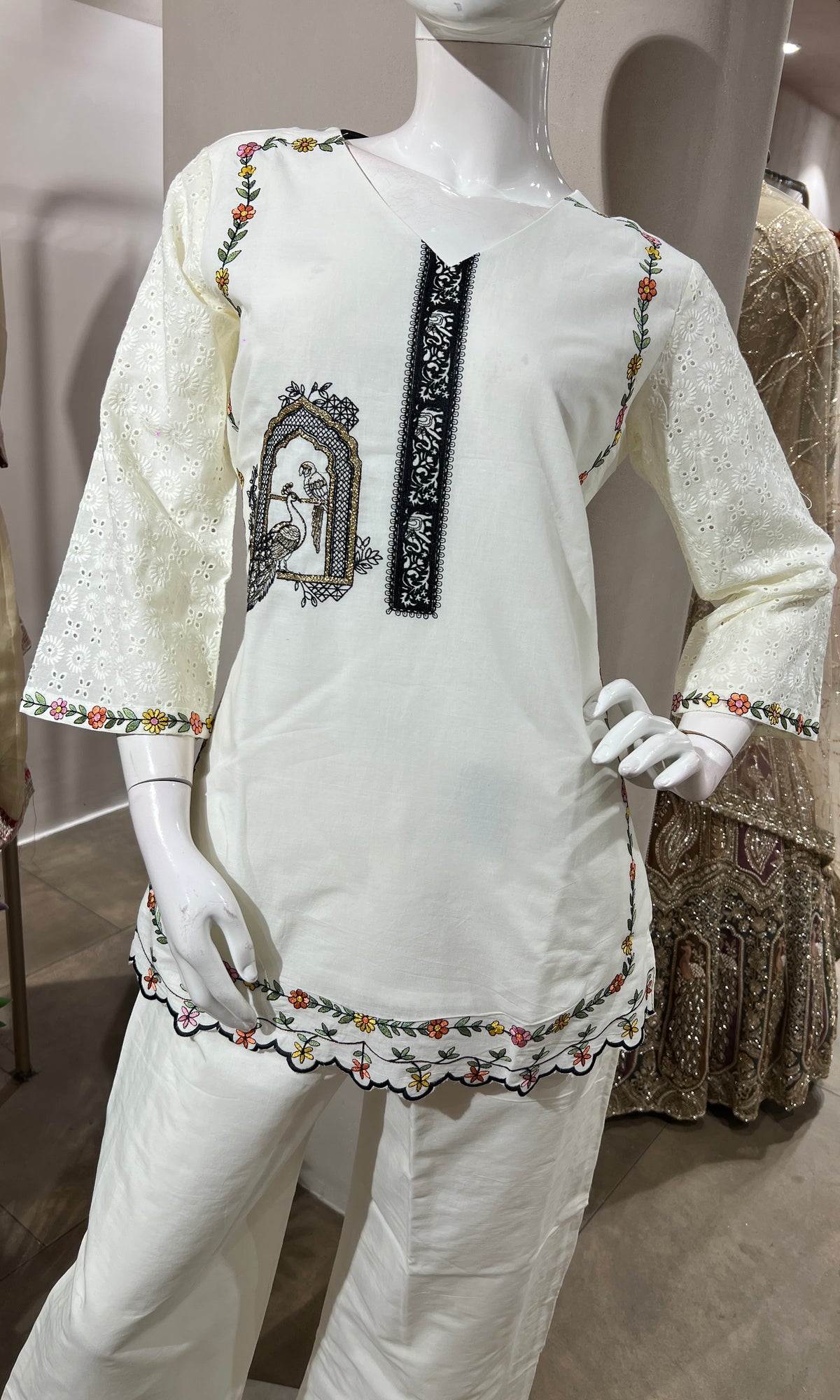 WHITE ETHNIC CORD SET