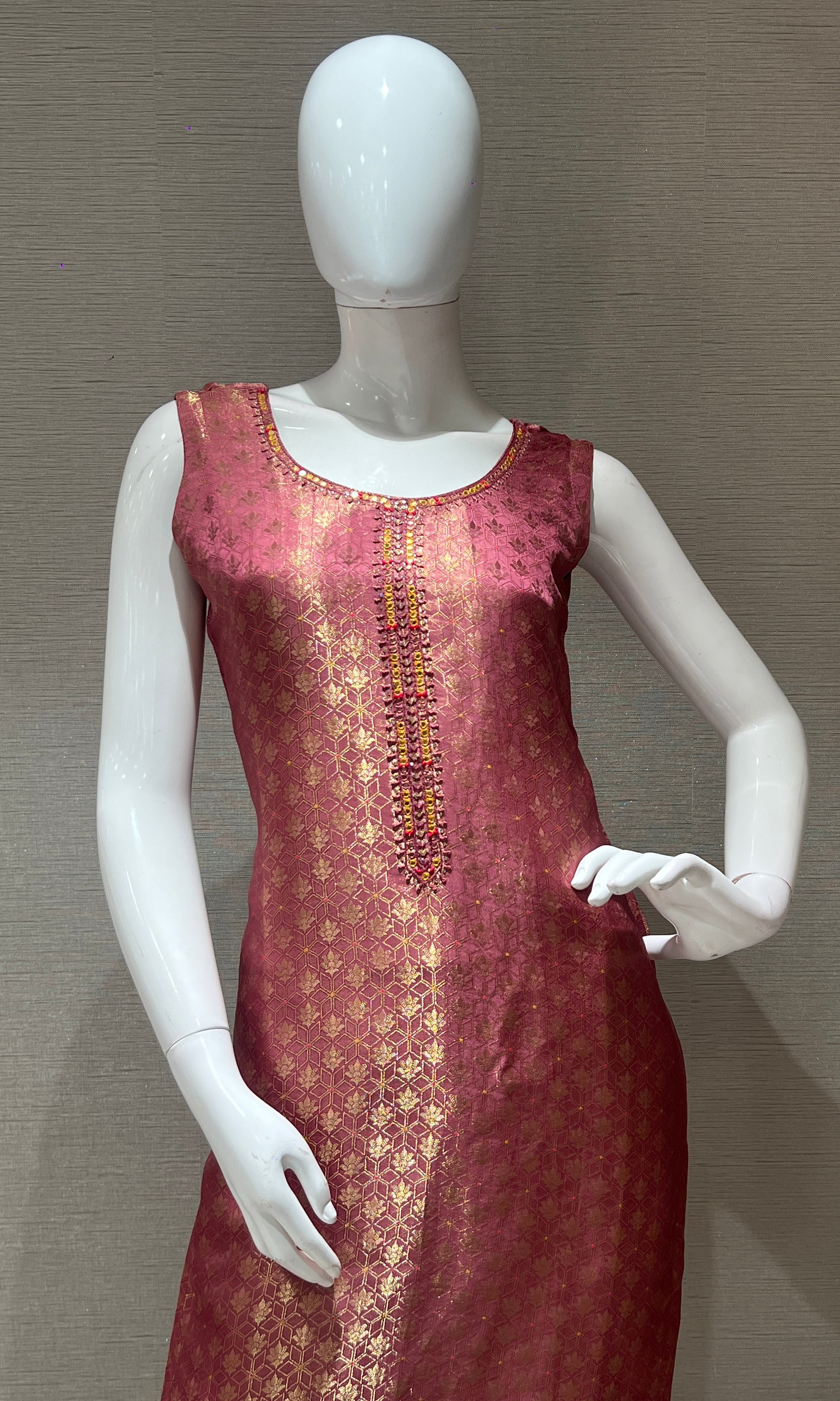 Onion pink Brocade Kurta Set