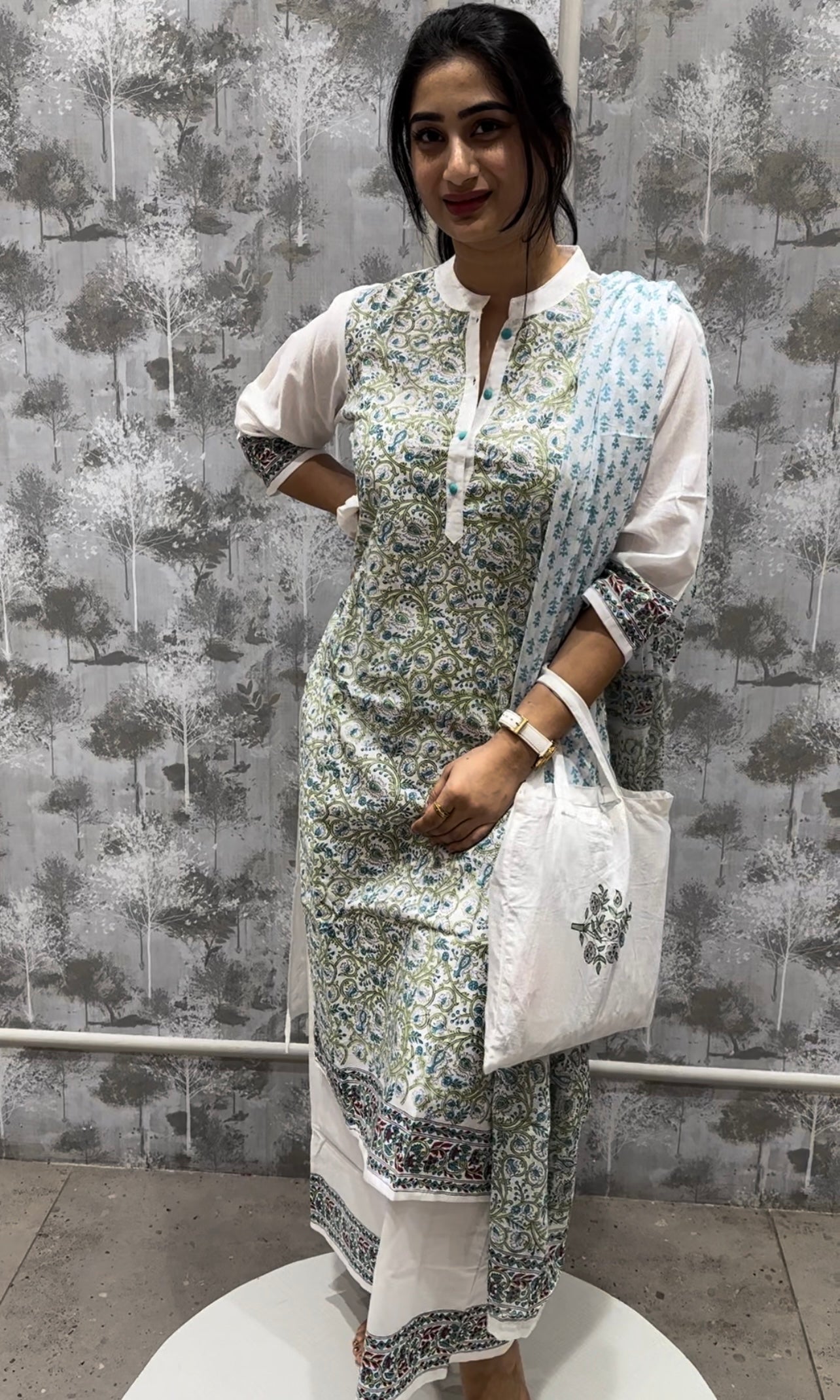 🍃Pastel shade cotton print kurta set with palazzo pants, tote bag, scrunchie🍃White blue green