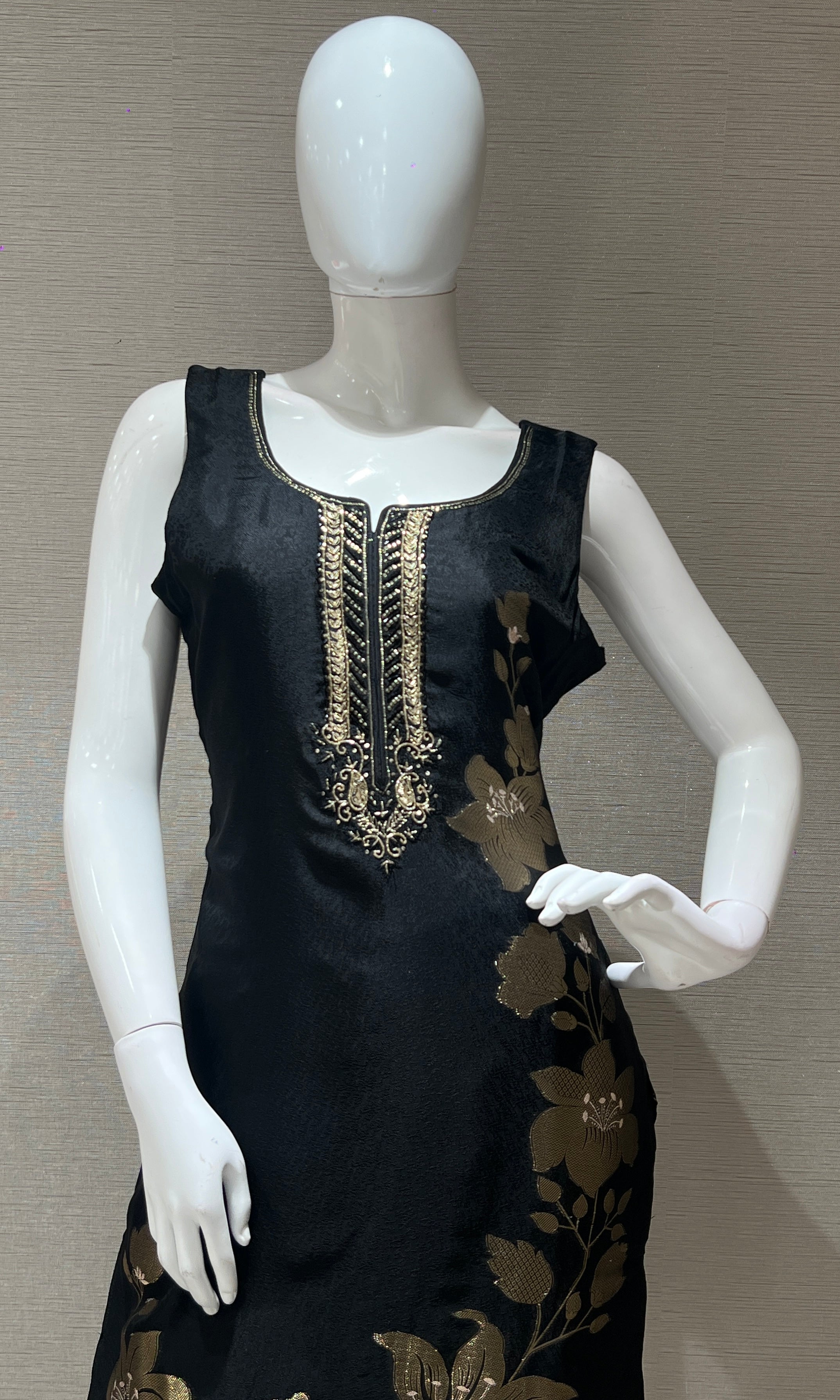 Black floral embroidered kurta set