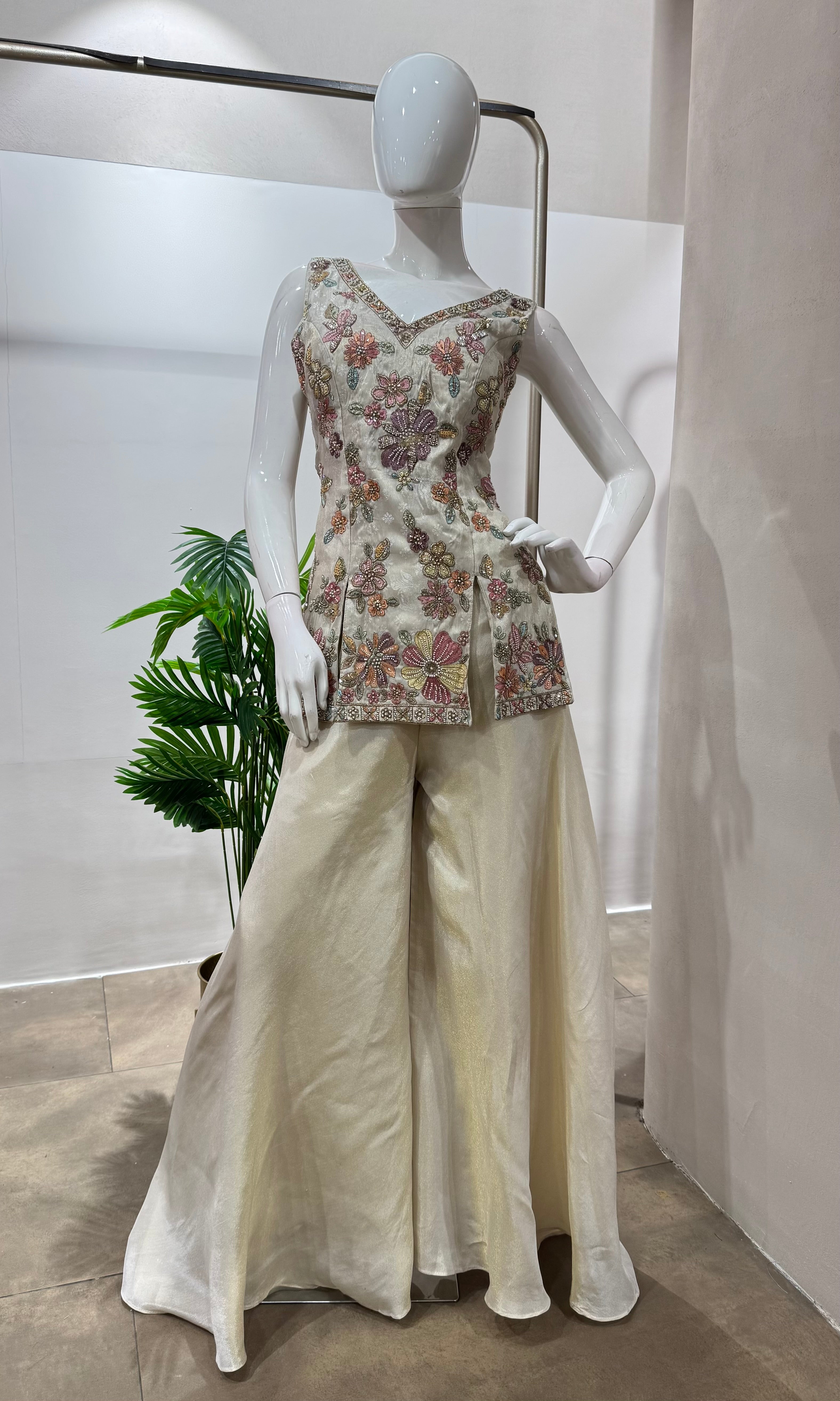 HALF WHITE FLORAL EMBROIDERY PALAZZO SET