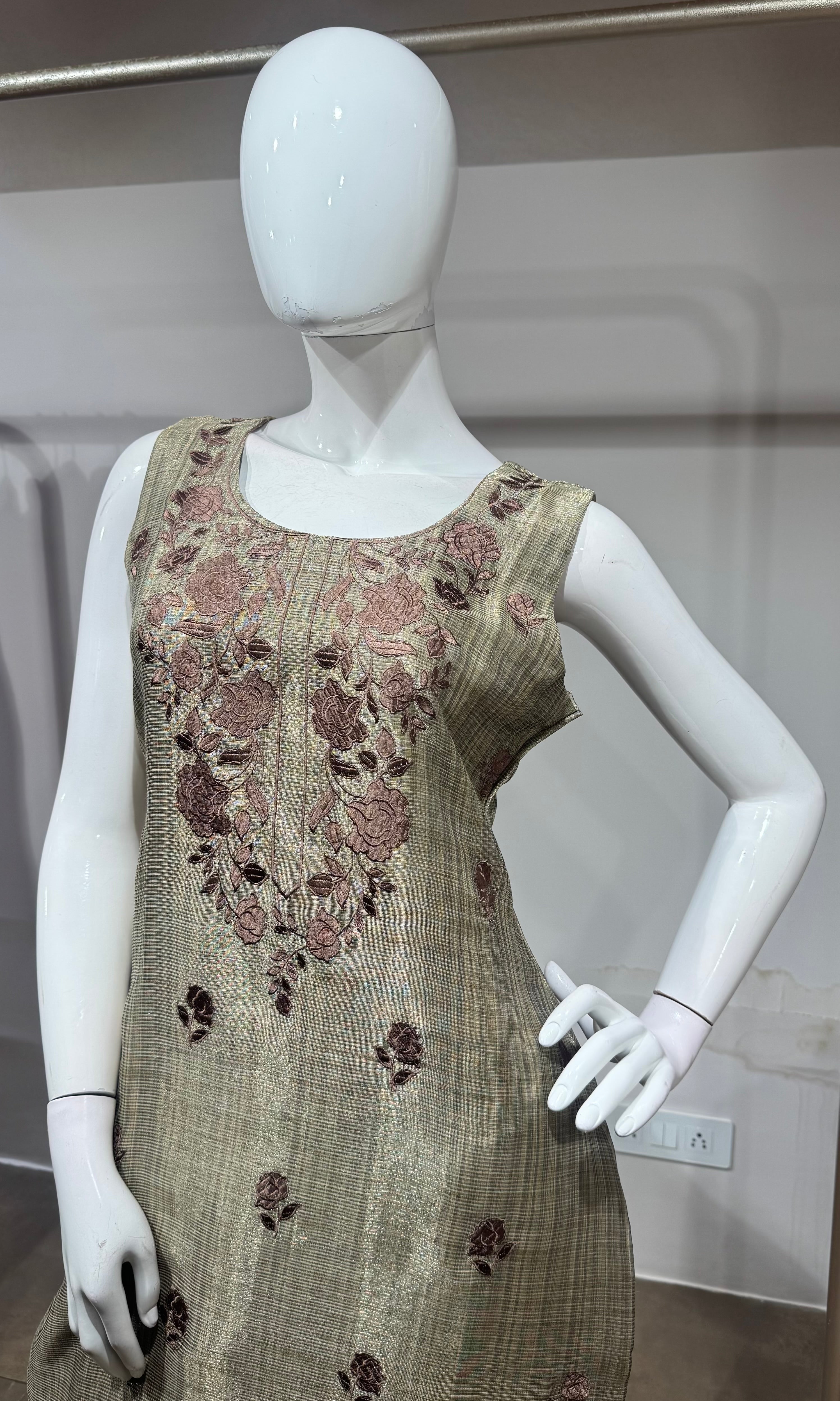 BEAGH FLORAL EMBROIDERED KURTA SET
