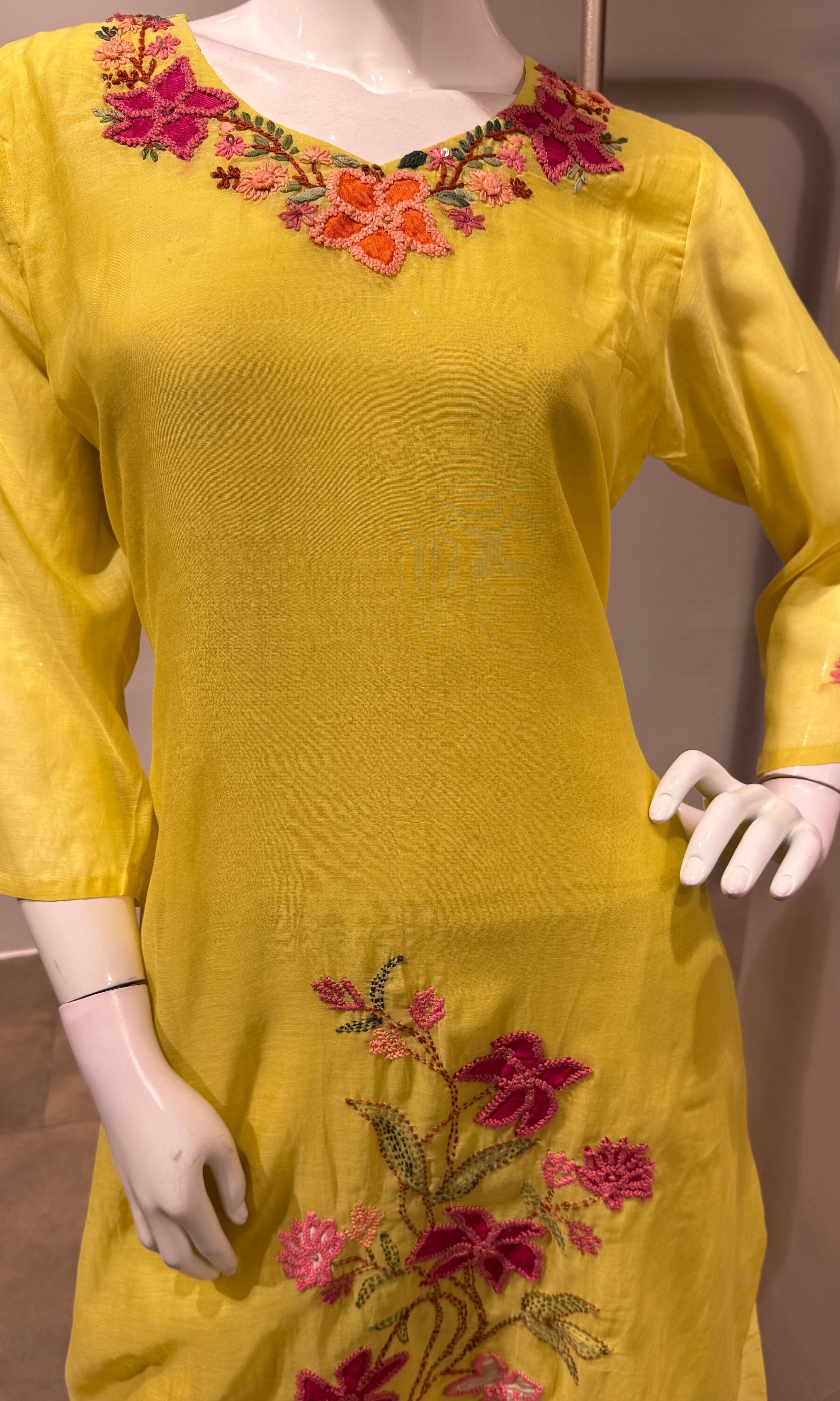 Green Mul Chanderi Kurta Set with Floral Embroidery