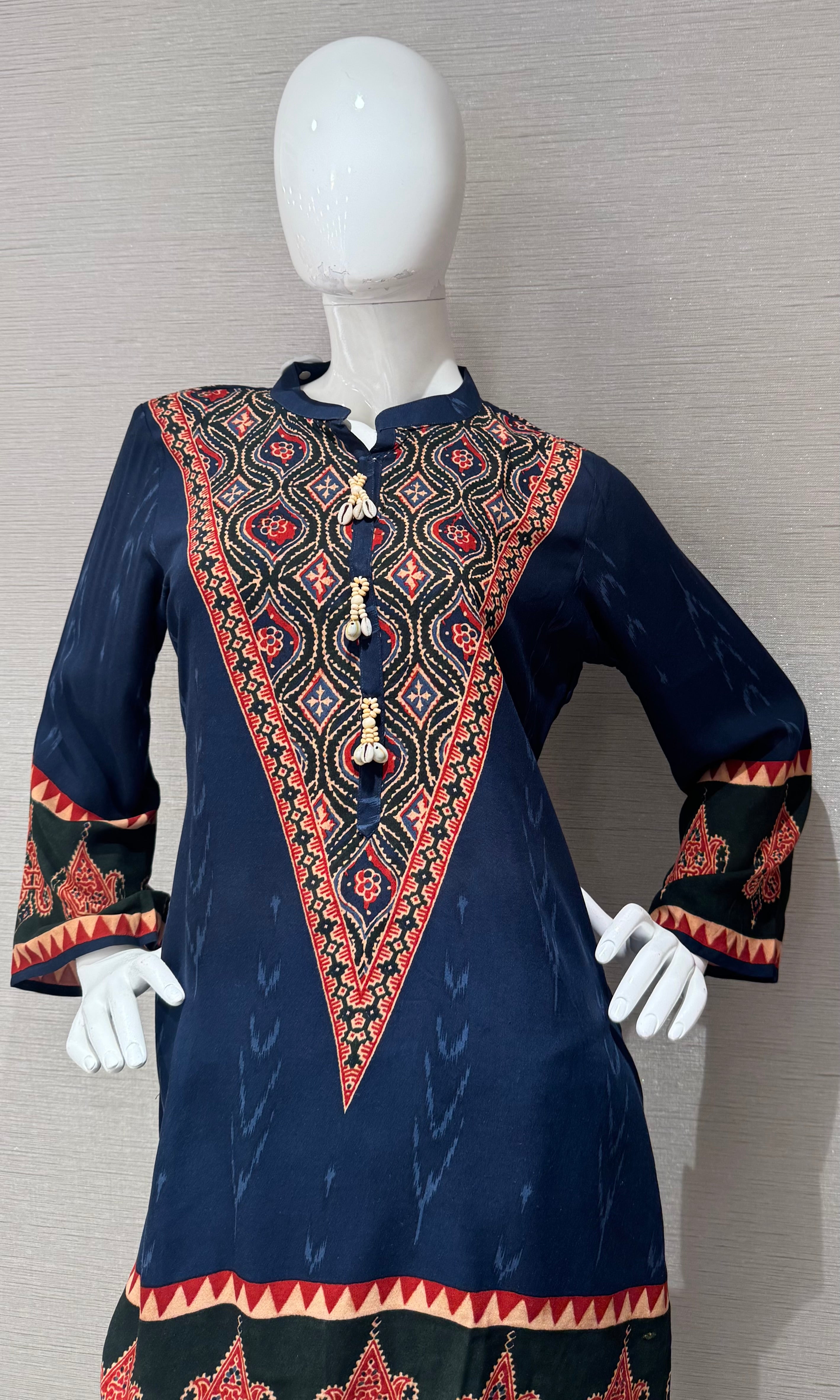 Navy blue intricate bordered cord set