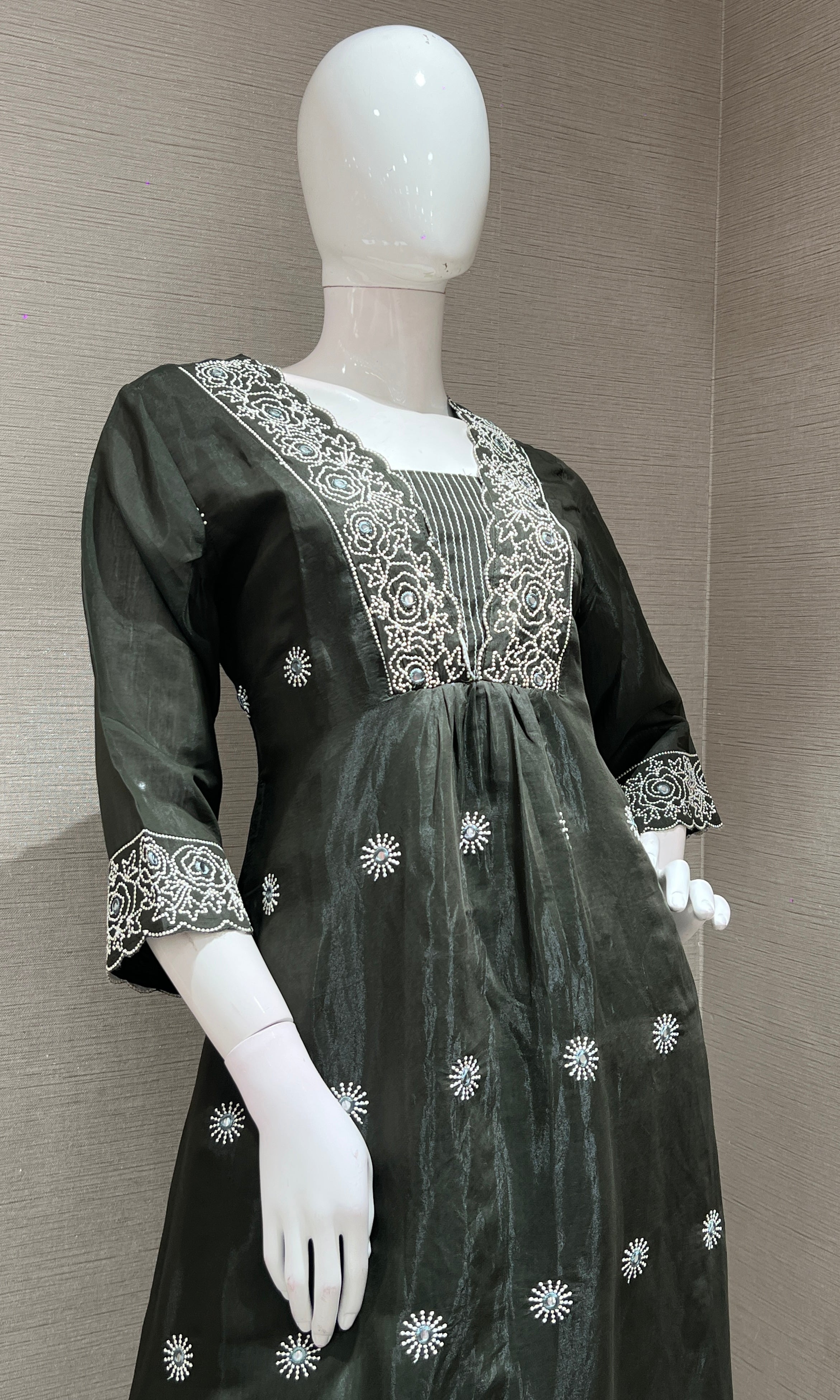 BOTTLE GREEN FLORAL ETHNIC KURTA SET