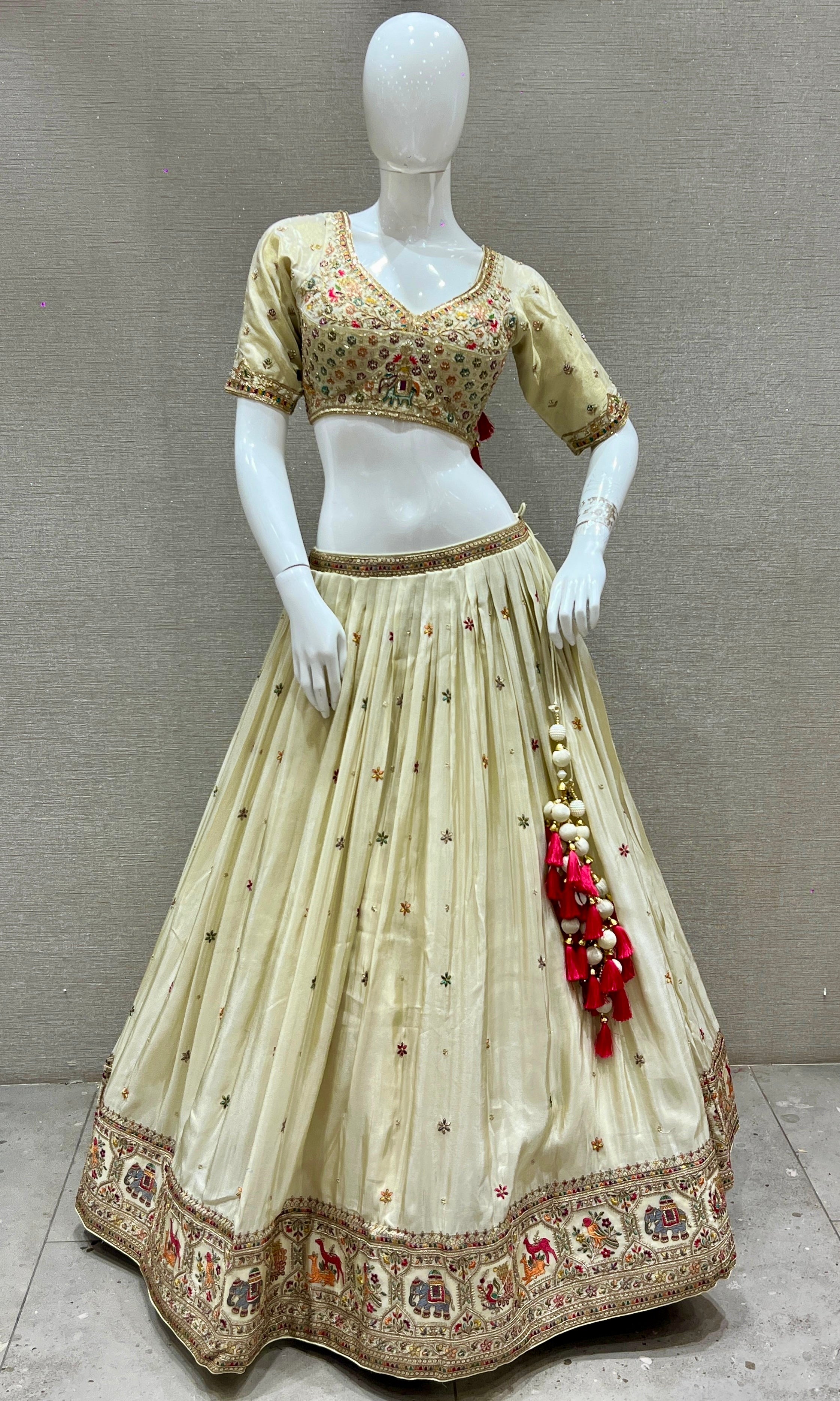 Vanika Vaatika – Cream Lehenga with Floral and Animal Embroidery Thread Work