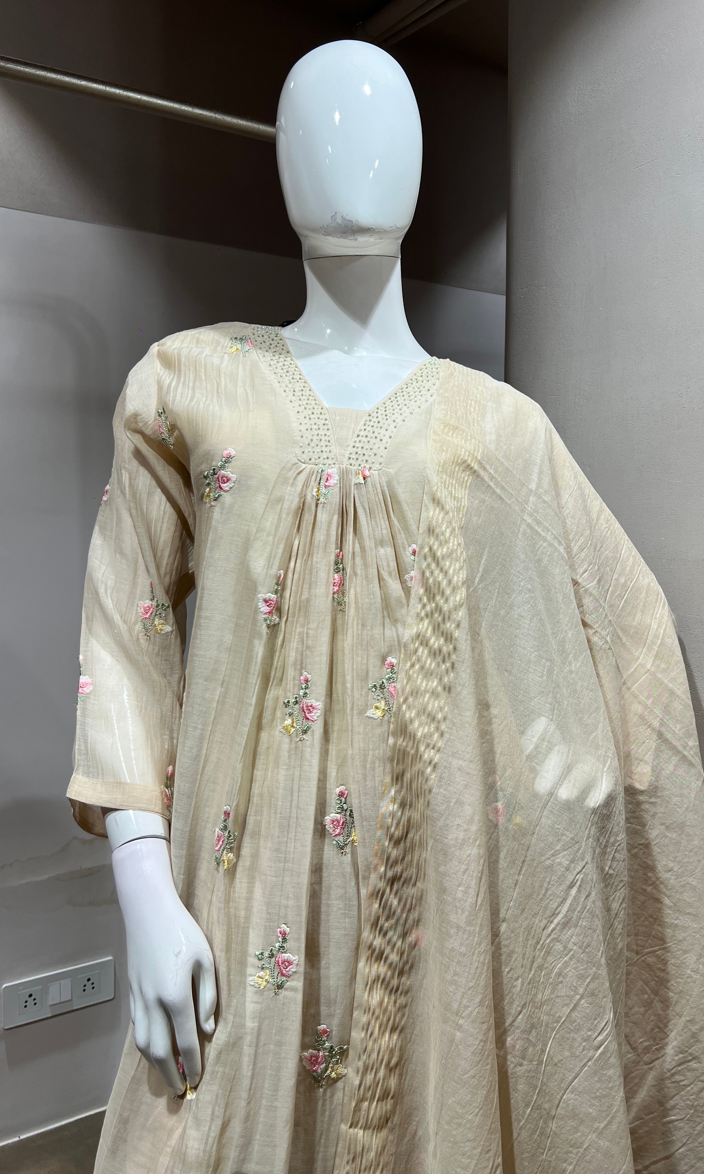 Cream Floral Embroidered Kurta Set with Dupatta