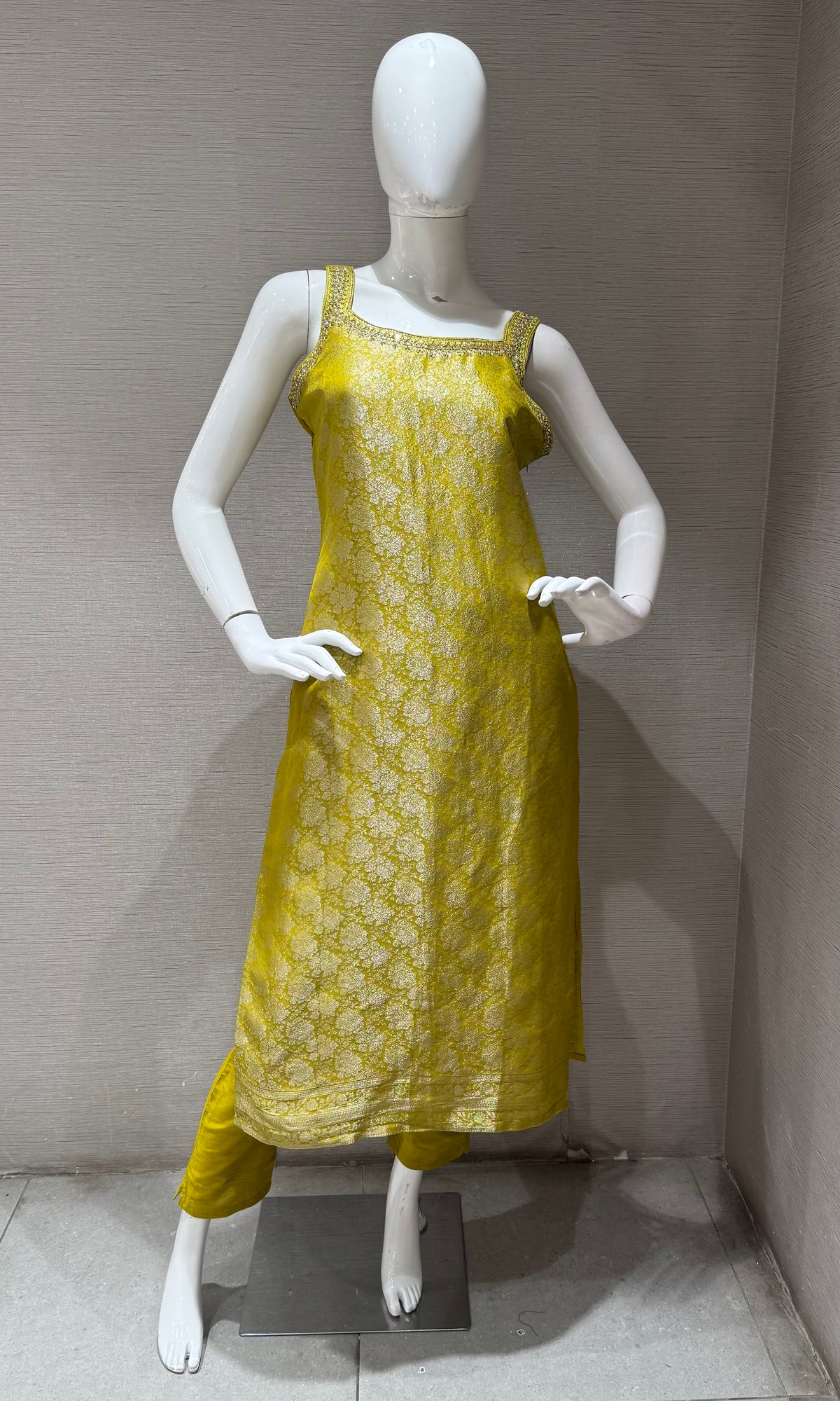 LIRIL BANARASI SILK KURTA SET WITH DUPATTA