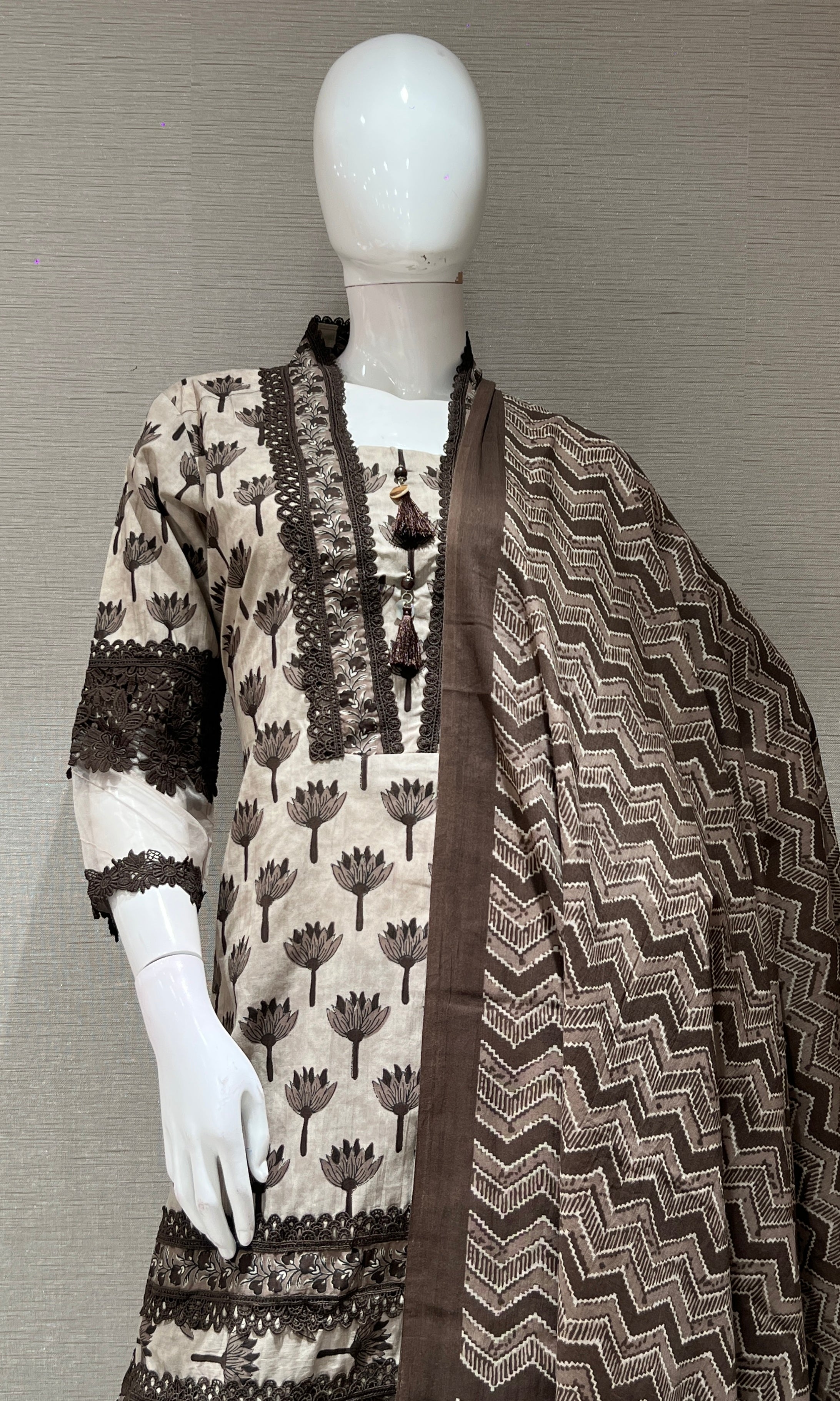 Grey FLORAL KURTA SET WITH ZIG ZAG PRINT DUPATTA