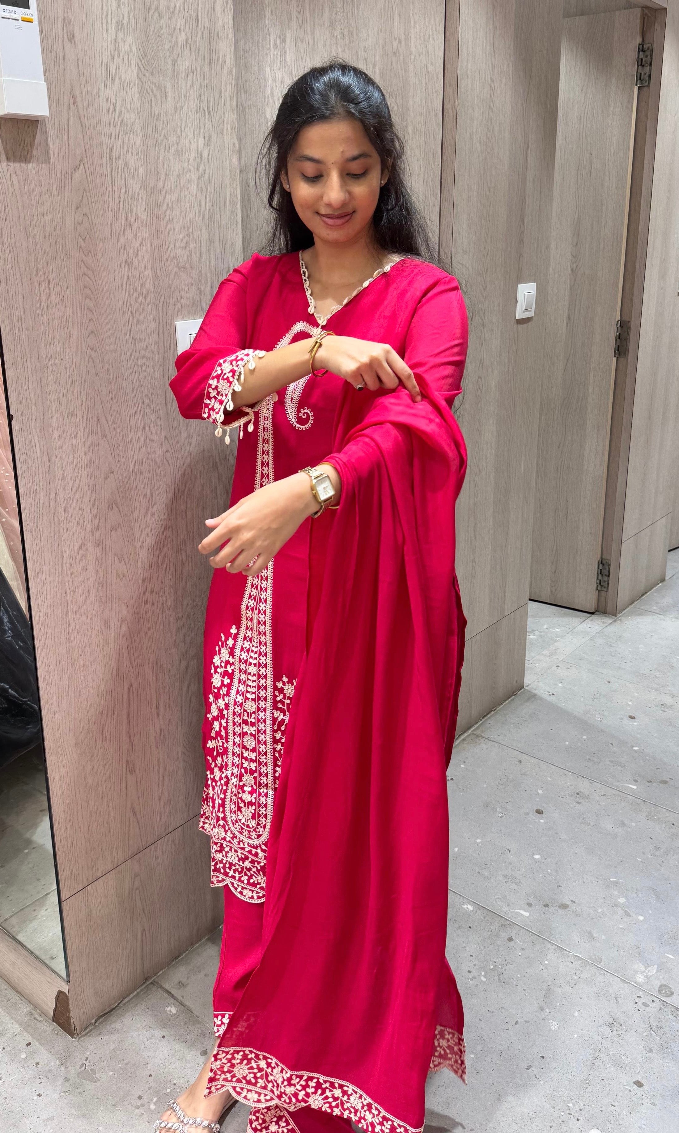 Rani pink Thread Embroidery Kurta Set