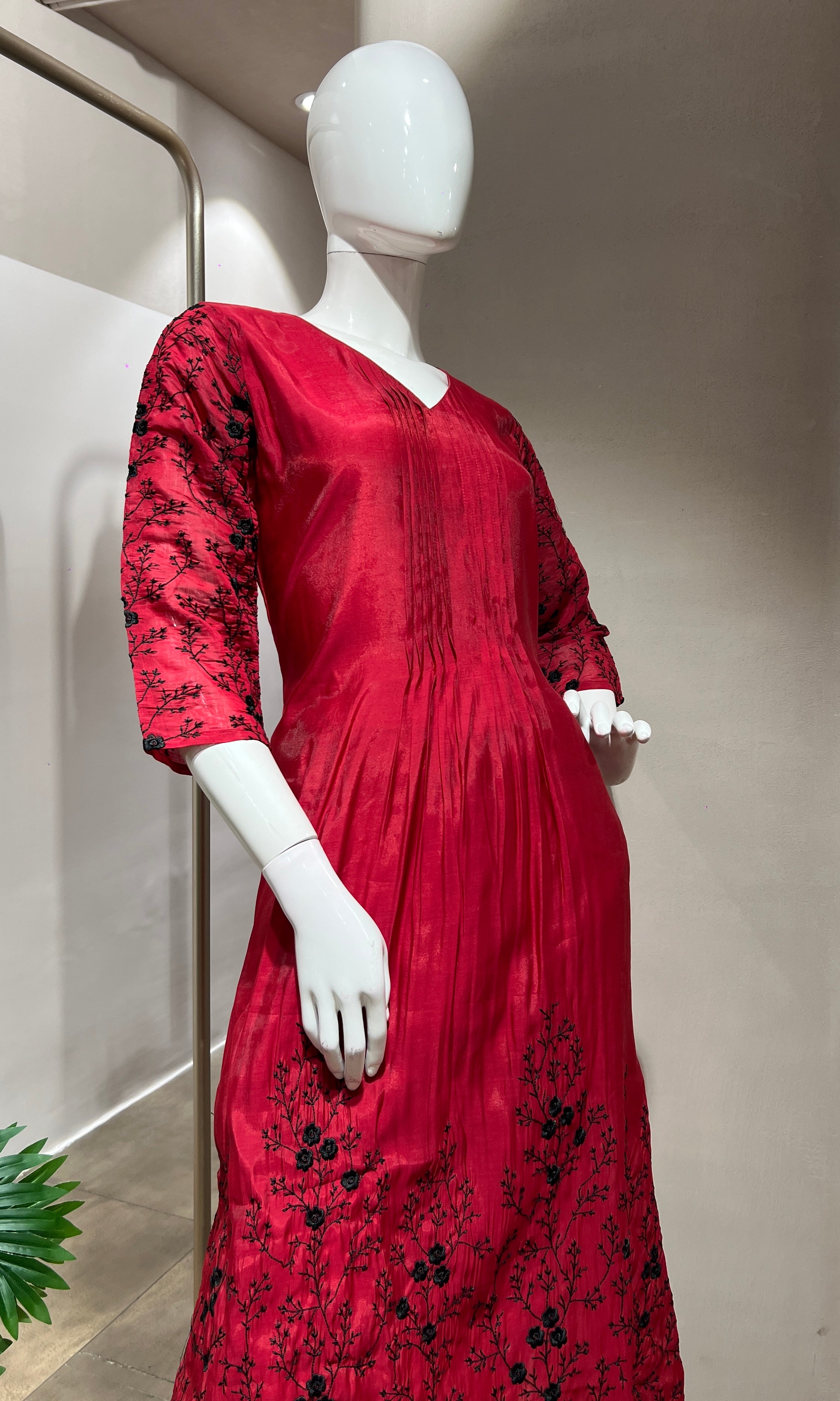 Red FLORAL EMBROIDERED MUL CHANDERI KURTA SET