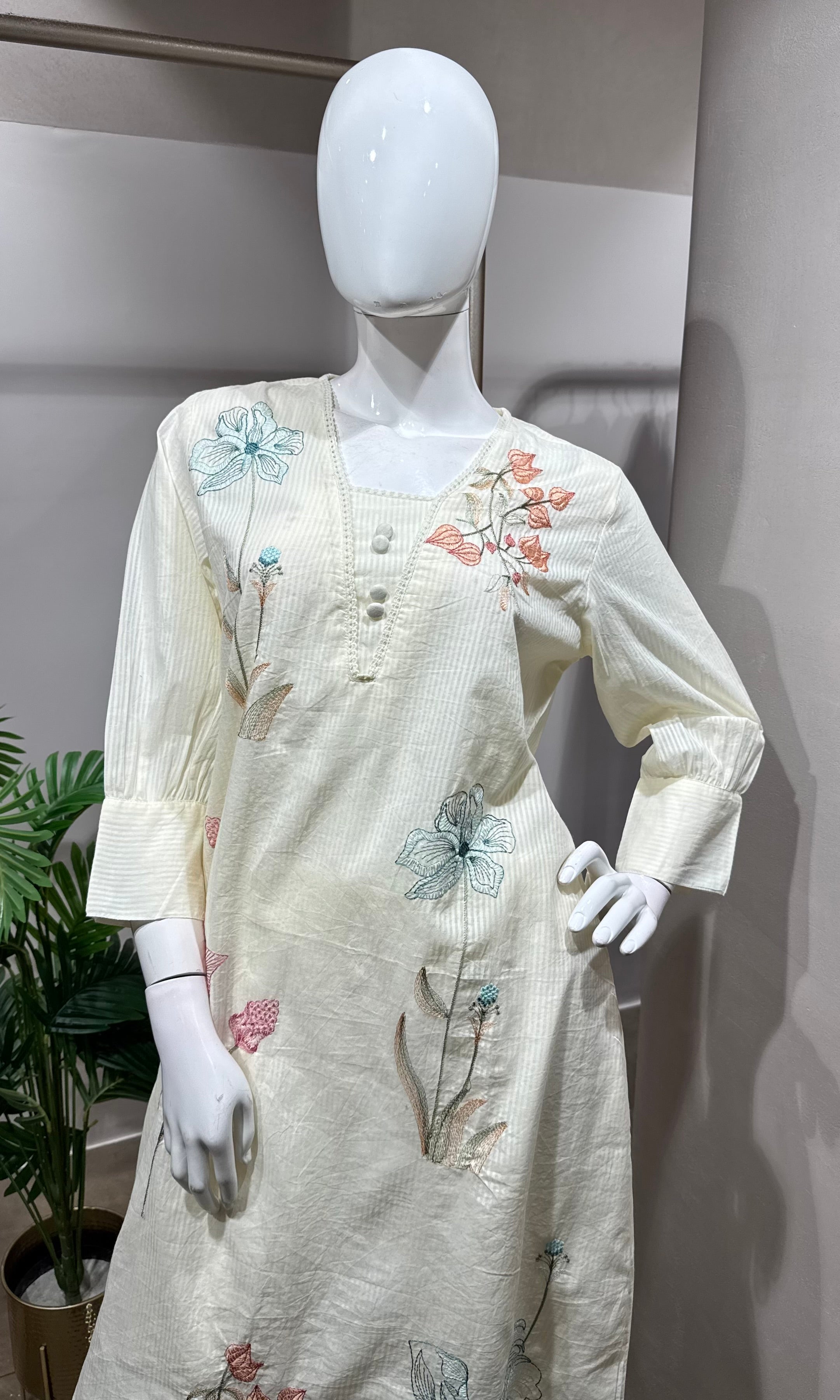 Cream floral printed kurta set