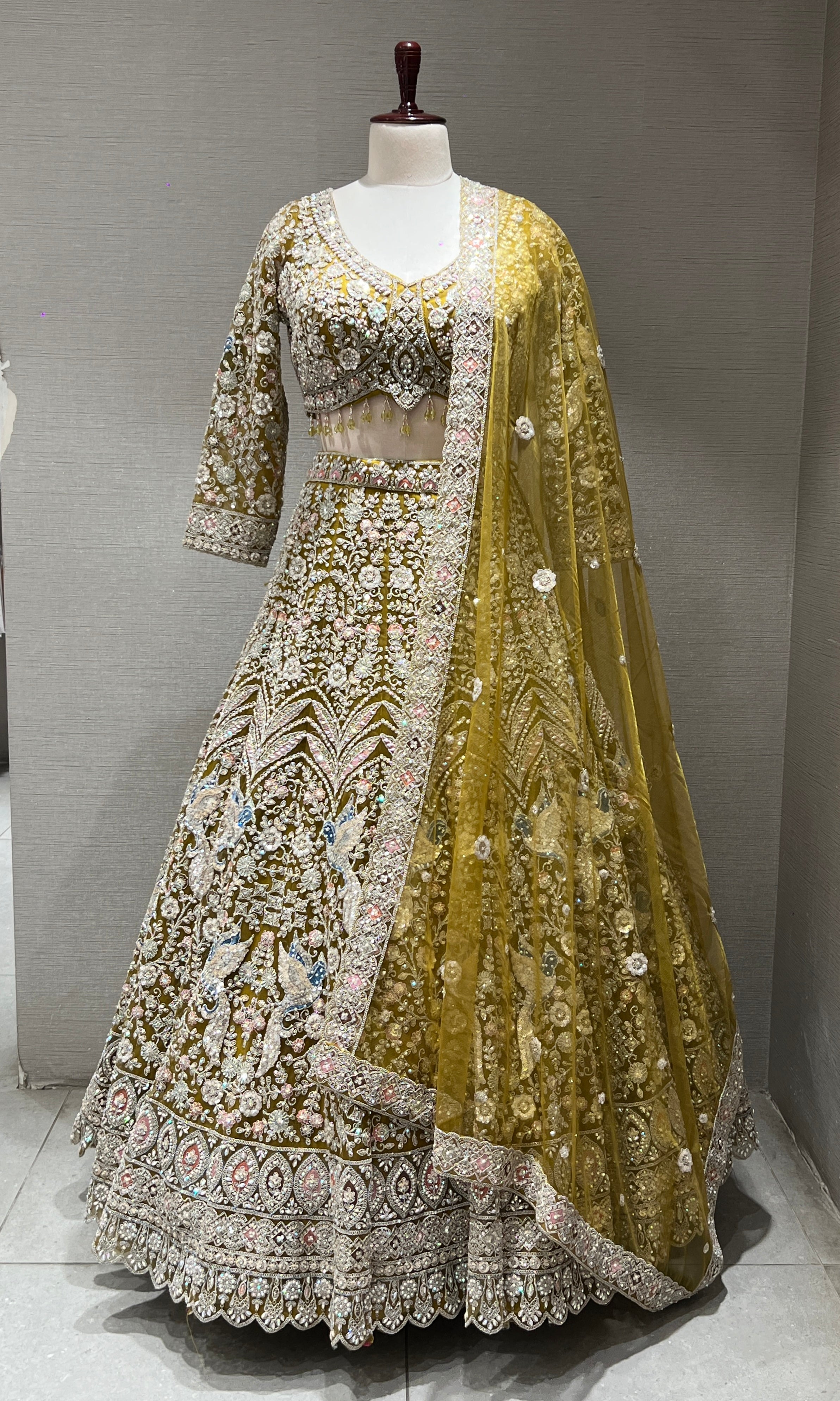 Liril HEAVY INTRICATE EMBROIDERED Lehenga