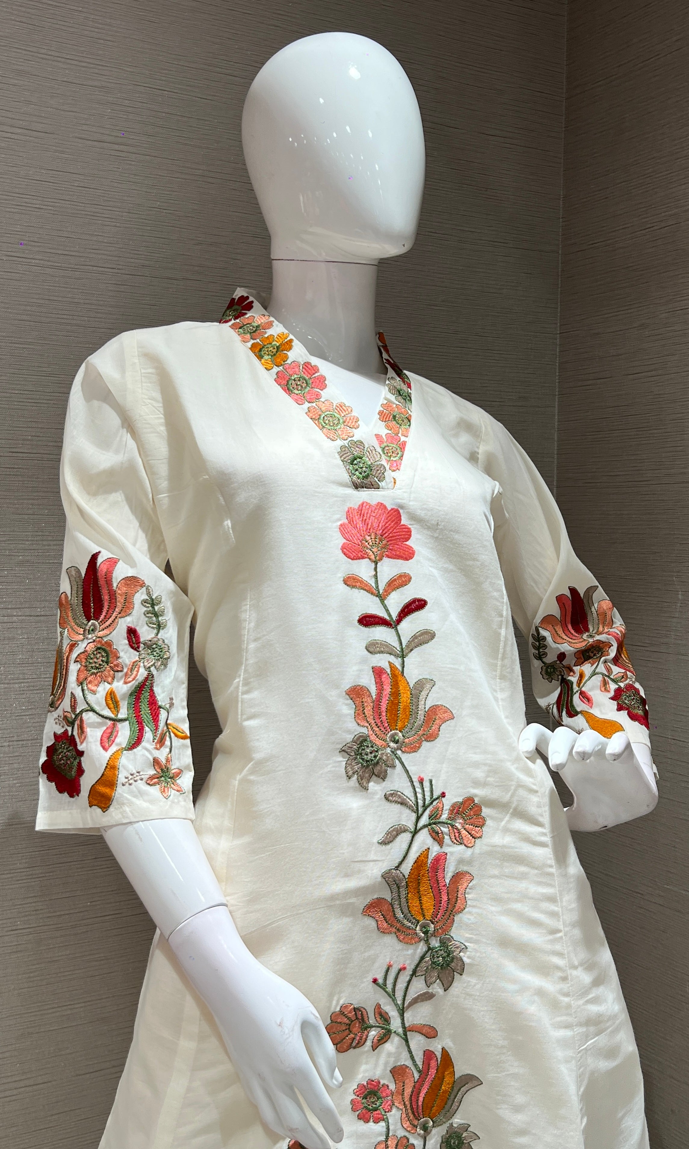Cream floral embroidery kurta set